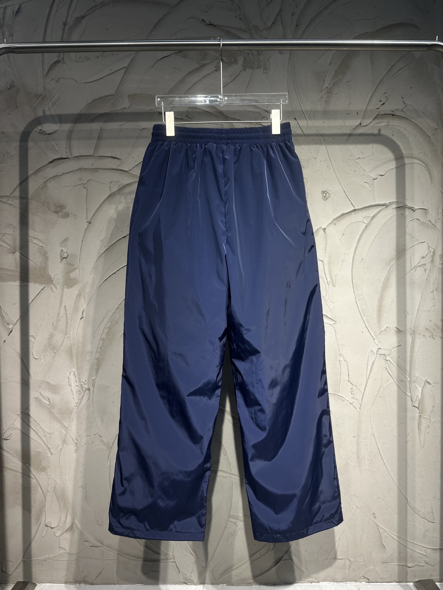 Balenciaga 高仿男士藍色防風運動褲 休閒風格寬版設計| 8 Balenciaga 高仿男士藍色防風運動褲 休閒風格寬版設計