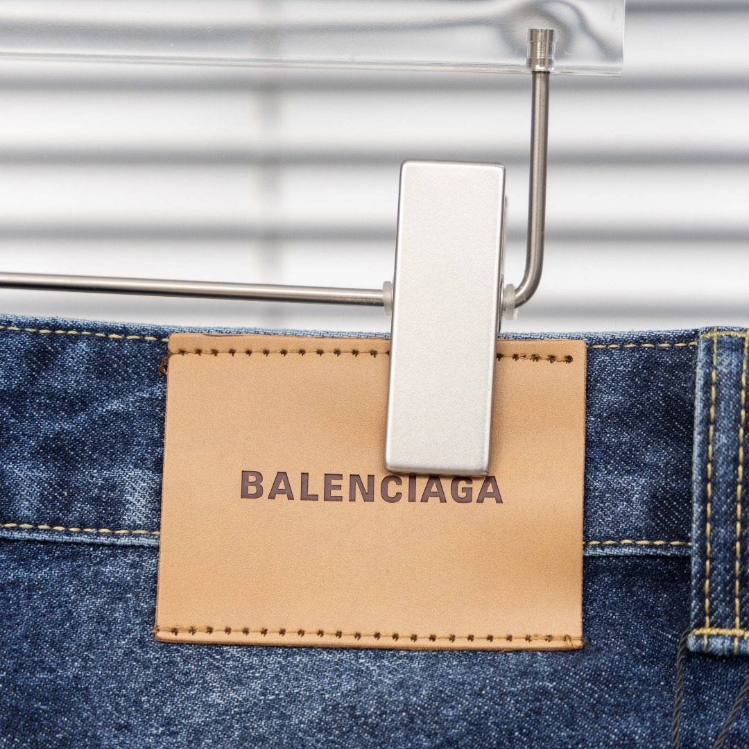 Balenciaga 高仿男士潑漆牛仔褲 個性街頭藝術風格| 17 Balenciaga 高仿男士潑漆牛仔褲 個性街頭藝術風格