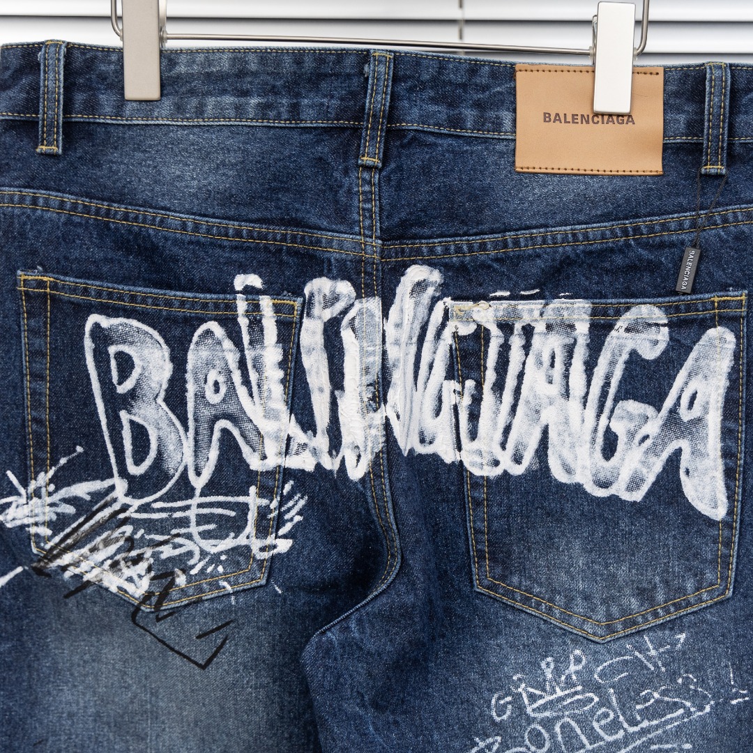 Balenciaga 高仿男士潑漆牛仔褲 個性街頭藝術風格| 7 Balenciaga 高仿男士潑漆牛仔褲 個性街頭藝術風格