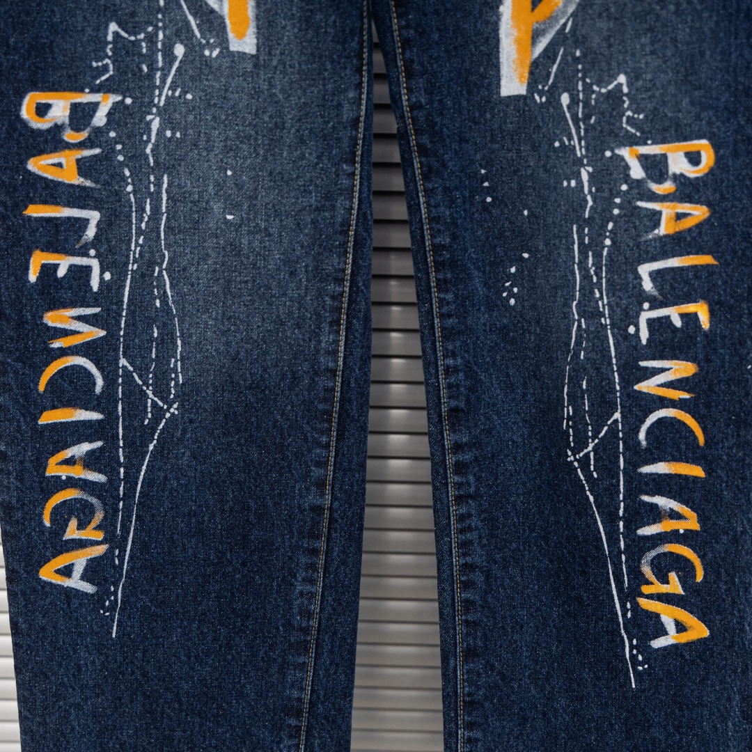Balenciaga 高仿男士黃色印刷牛仔褲 街頭圖騰風格設計款| 9 Balenciaga 高仿男士黃色印刷牛仔褲 街頭圖騰風格設計款