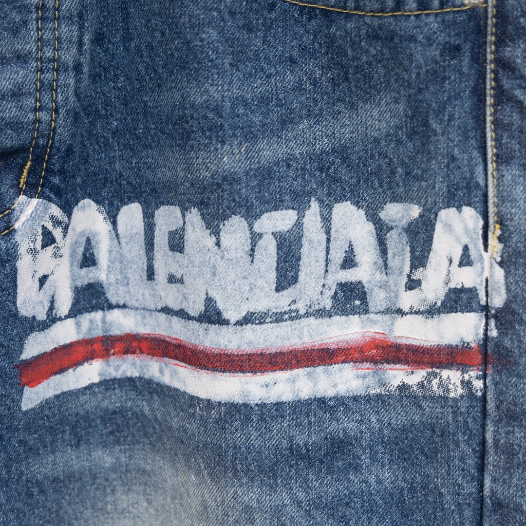 Balenciaga 一比一男士經典水洗刷痕牛仔褲 低調百搭風格| 10 Balenciaga 一比一男士經典水洗刷痕牛仔褲 低調百搭風格