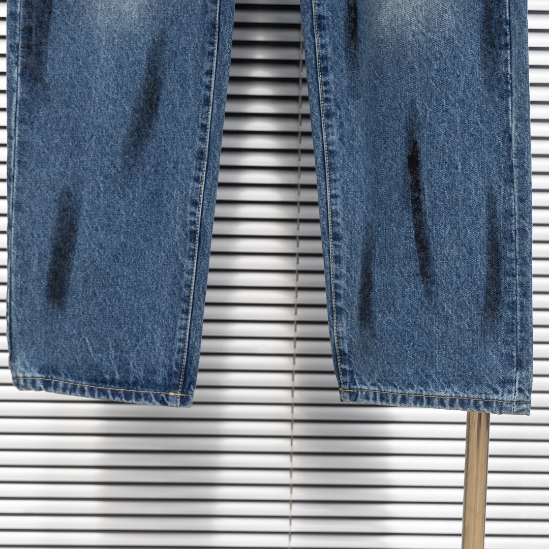 Balenciaga 一比一男士經典水洗刷痕牛仔褲 低調百搭風格| 8 Balenciaga 一比一男士經典水洗刷痕牛仔褲 低調百搭風格