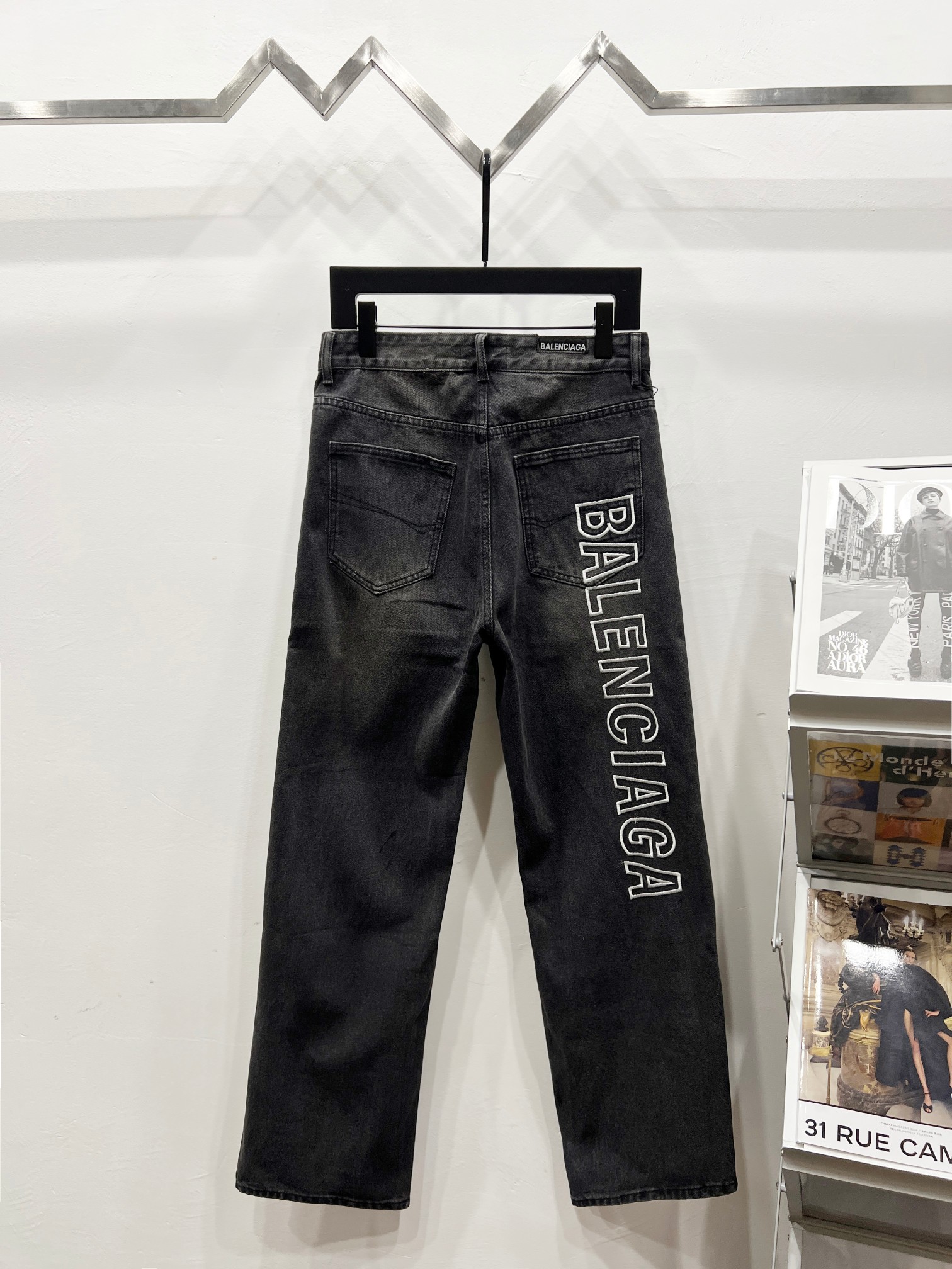 Balenciaga 一比一男士黑色直筒牛仔褲 簡約大LOGO字樣設計| 13 Balenciaga 一比一男士黑色直筒牛仔褲 簡約大LOGO字樣設計