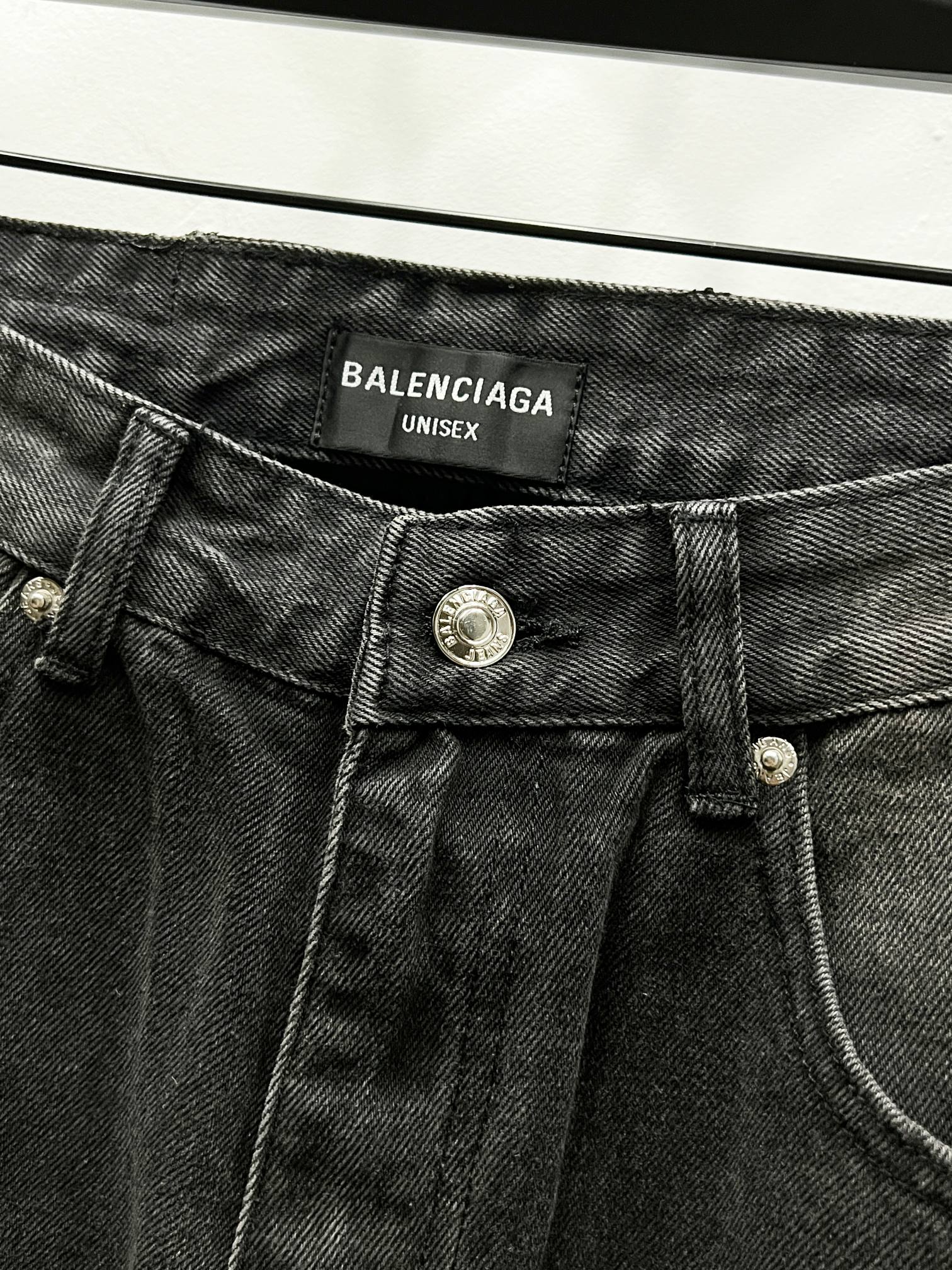 Balenciaga 一比一男士黑色直筒牛仔褲 簡約大LOGO字樣設計| 12 Balenciaga 一比一男士黑色直筒牛仔褲 簡約大LOGO字樣設計
