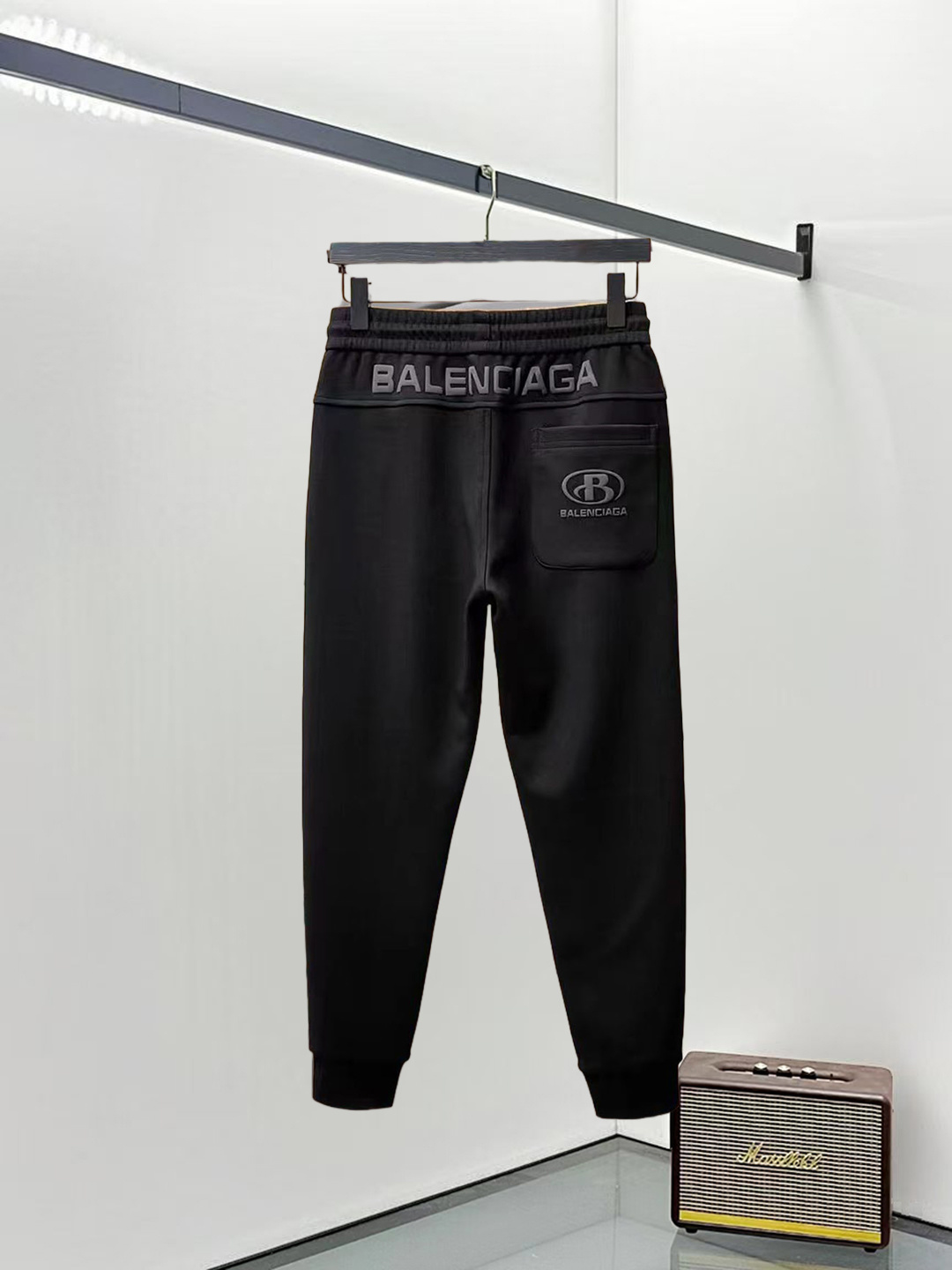 Balenciaga 高仿男士縮口運動長褲 經典簡約版型街頭必備| 14 Balenciaga 高仿男士縮口運動長褲 經典簡約版型街頭必備