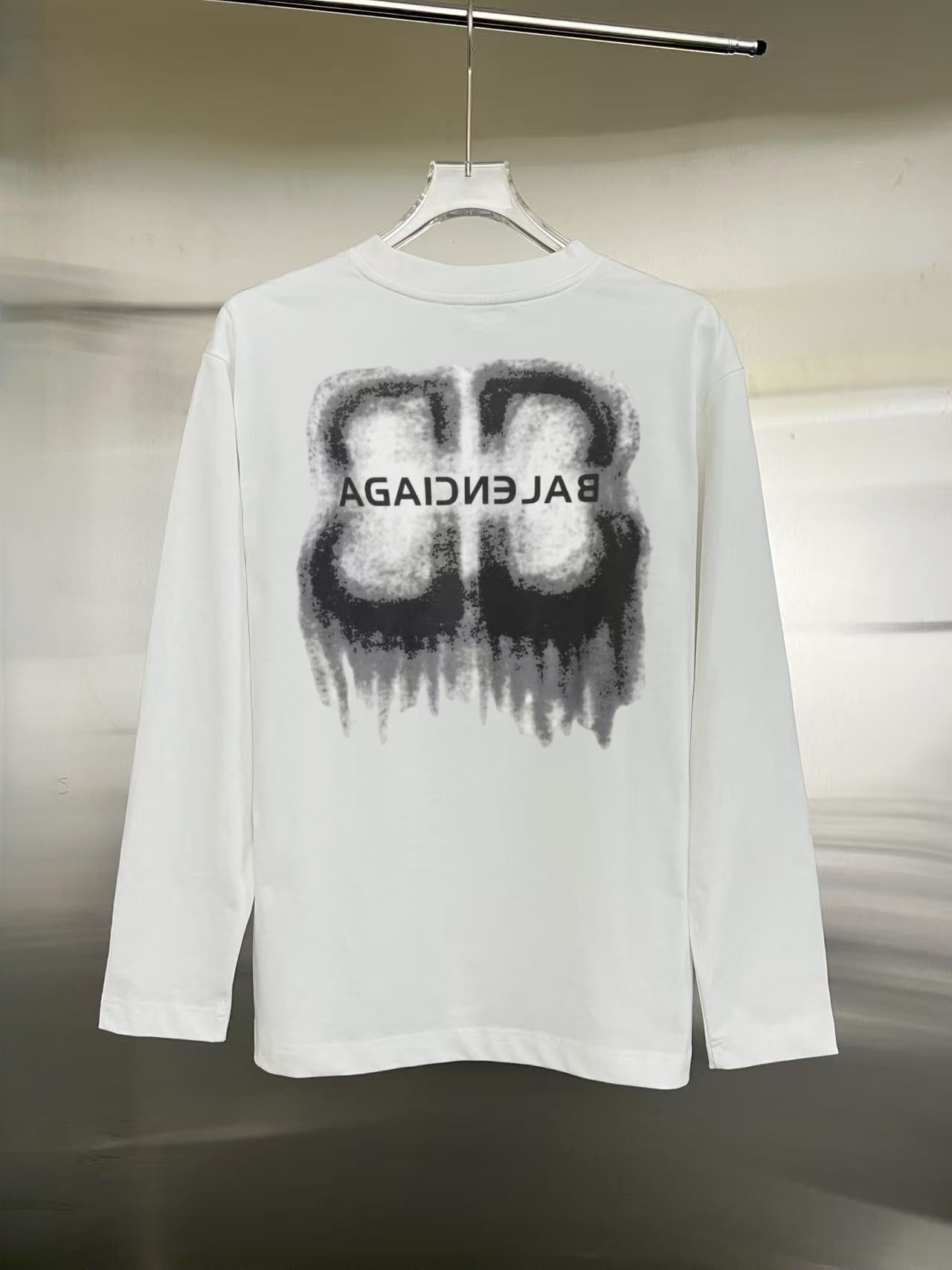 Balenciaga原單白色長袖T 男裝流漆字體設計 街頭感十足| 11 Balenciaga原單白色長袖T 男裝流漆字體設計 街頭感十足