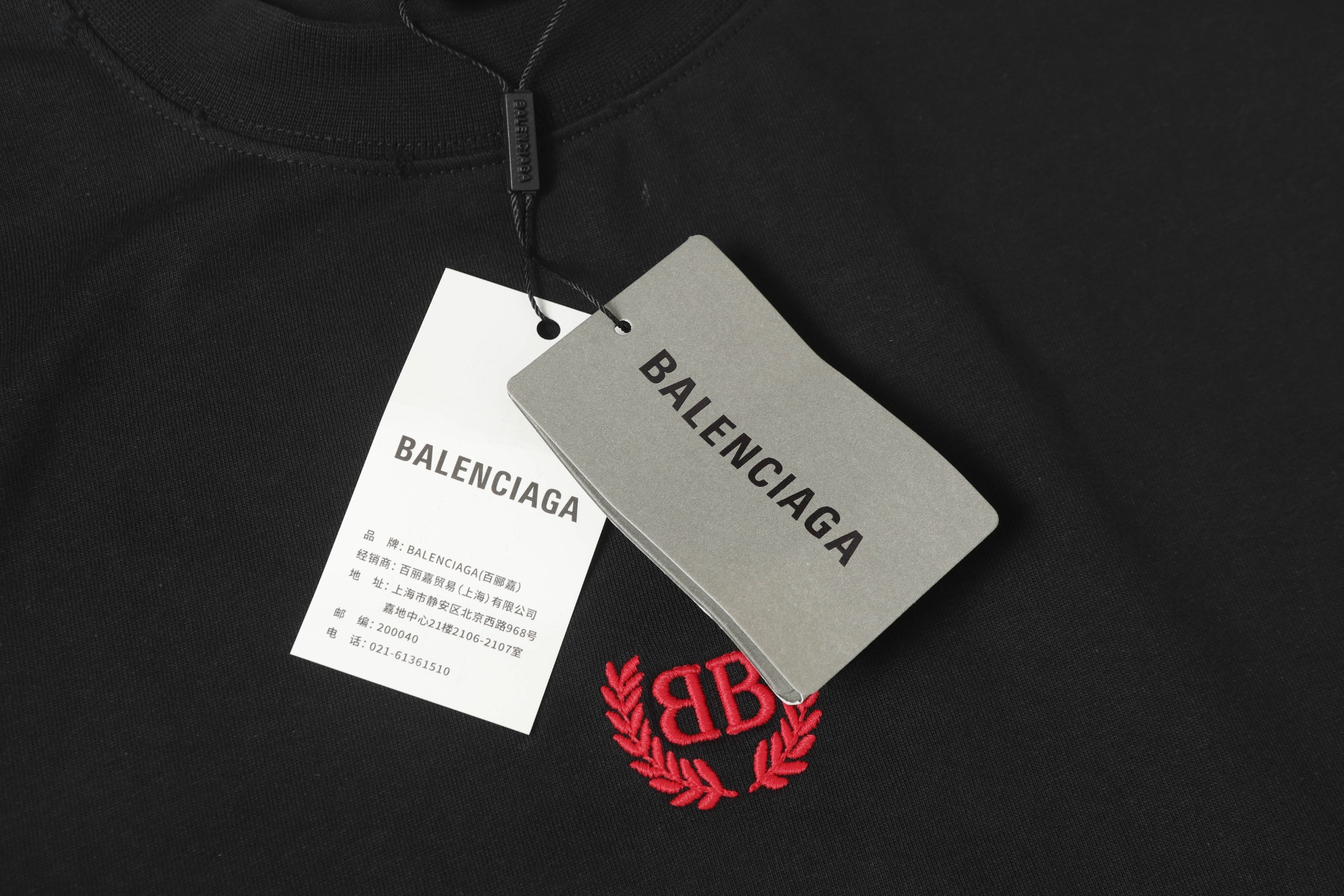 Balenciaga高仿短袖T恤 男士黑色盾牌刺繡LOGO 休閒潮感首選| 8 Balenciaga高仿短袖T恤 男士黑色盾牌刺繡LOGO 休閒潮感首選