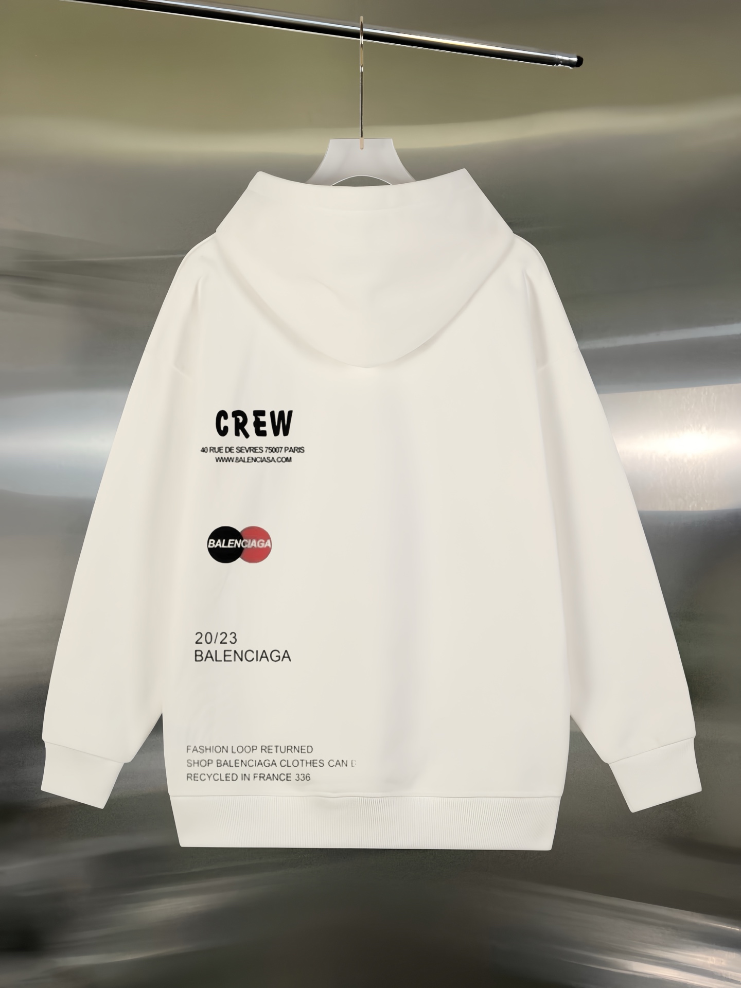 Balenciaga巴黎字樣白色高仿連帽衛衣,極簡綠波線設計| 11 Balenciaga巴黎字樣白色高仿連帽衛衣,極簡綠波線設計