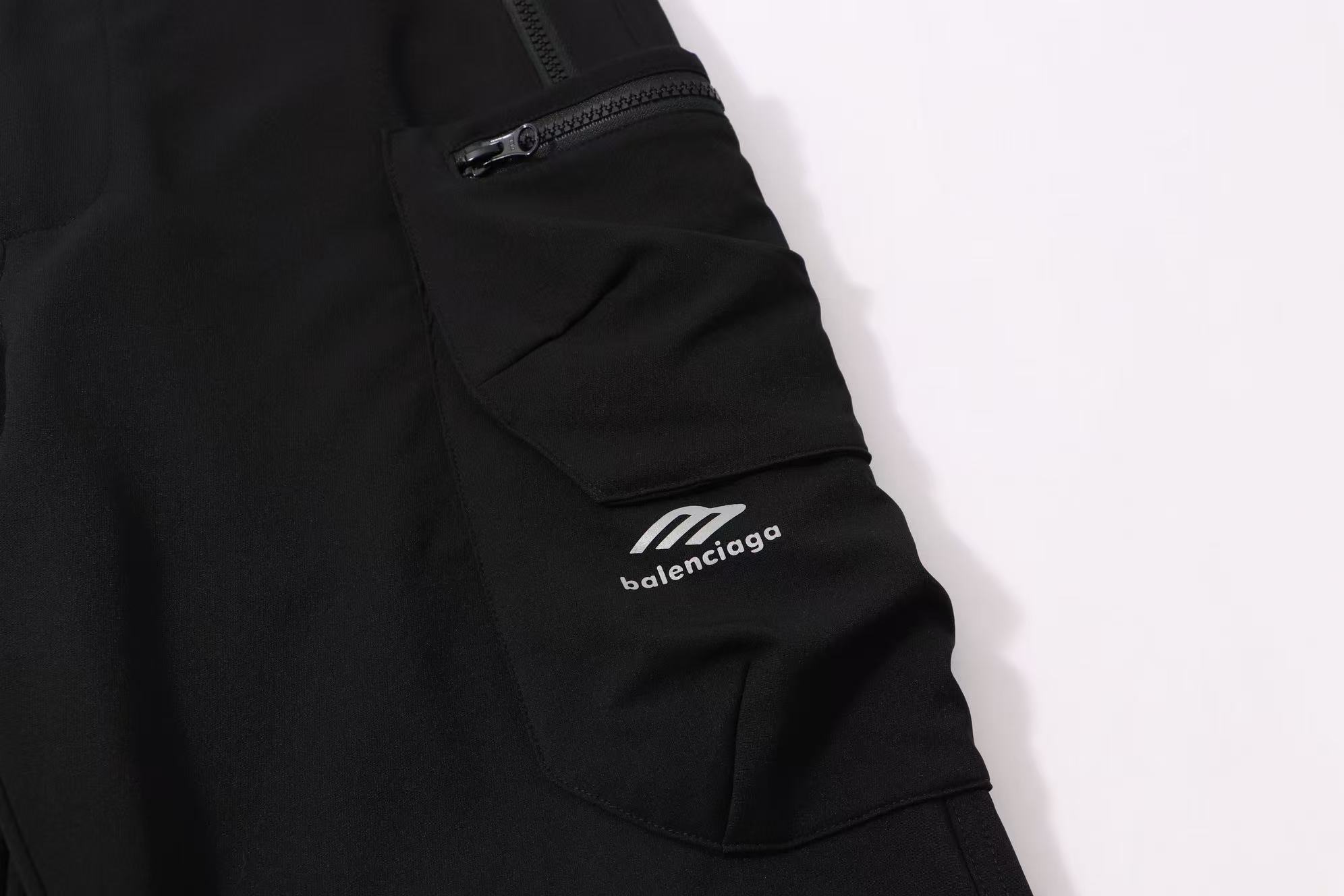 Balenciaga 高仿男士多口袋工裝長褲 街頭風設計感推薦款| 11 Balenciaga 高仿男士多口袋工裝長褲 街頭風設計感推薦款