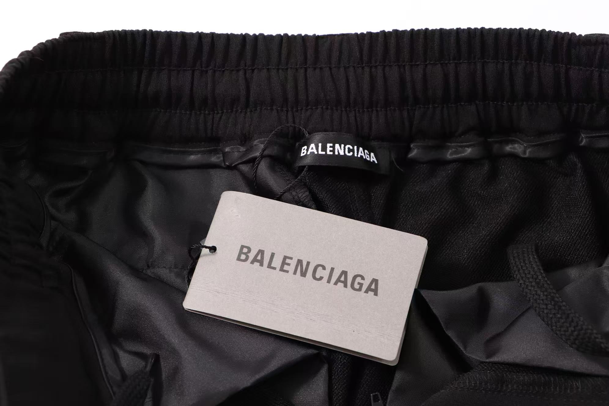 Balenciaga 高仿男士多口袋工裝長褲 街頭風設計感推薦款| 7 Balenciaga 高仿男士多口袋工裝長褲 街頭風設計感推薦款