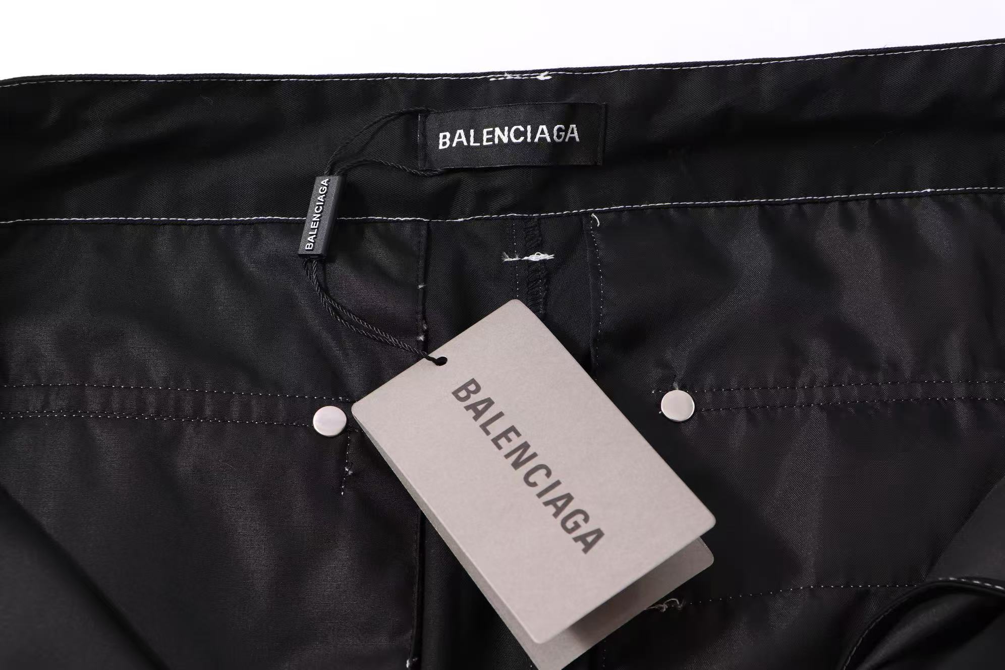 Balenciaga 一比一男裝黑色工裝褲 寬鬆輪廓紅色車線點綴| 8 Balenciaga 一比一男裝黑色工裝褲 寬鬆輪廓紅色車線點綴