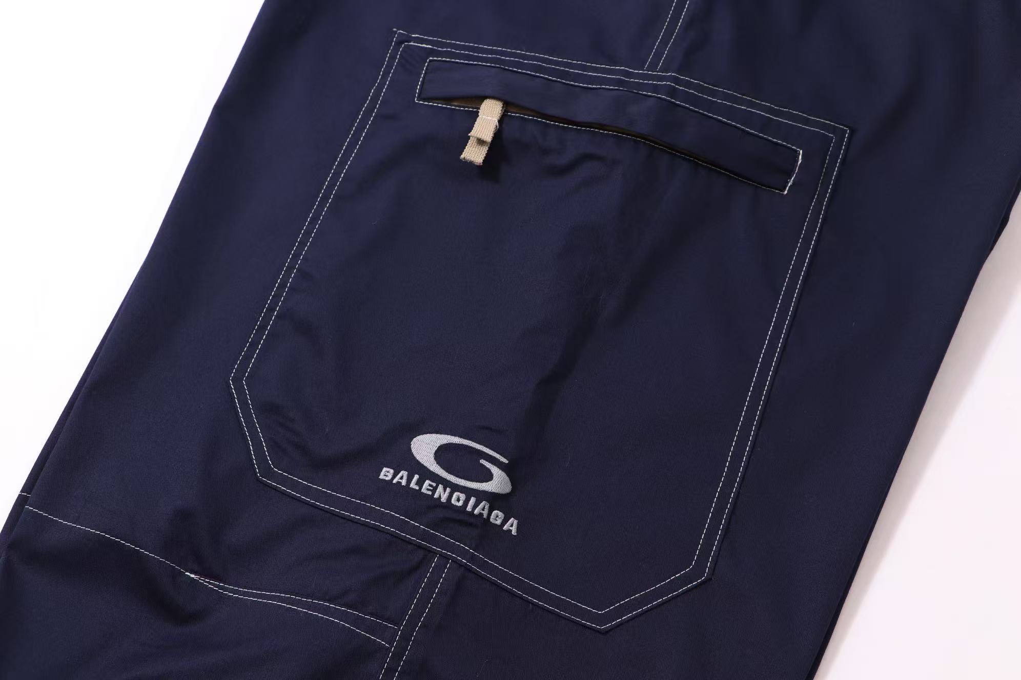Balenciaga 原單深藍工裝褲 簡約線條設計感日常穿搭| 8 Balenciaga 原單深藍工裝褲 簡約線條設計感日常穿搭