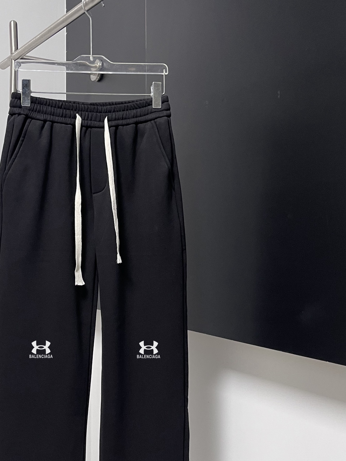 Balenciaga A貨聯名風運動休閒褲 黑白撞色織帶潮流版型| 9 Balenciaga A貨聯名風運動休閒褲 黑白撞色織帶潮流版型