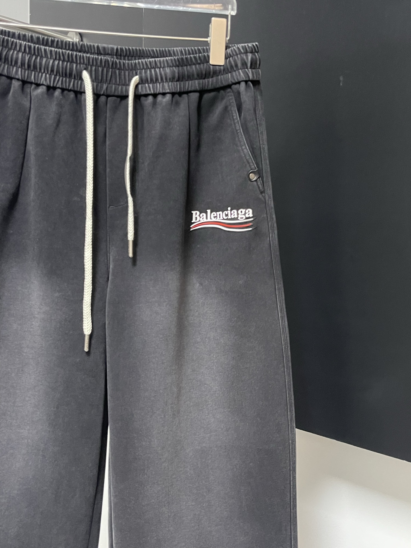 Balenciaga 高仿男士刷舊黑色長褲 質感厚磅內裏休閒款| 11 Balenciaga 高仿男士刷舊黑色長褲 質感厚磅內裏休閒款