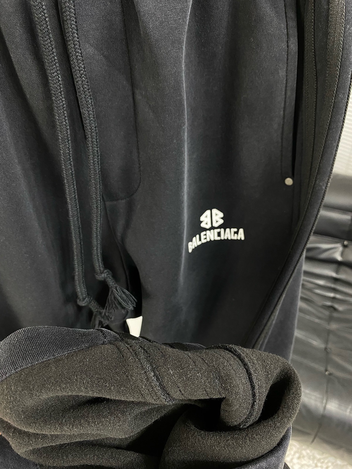 Balenciaga 一比一男士黑色運動長褲 極簡雙線織帶款式| 8 Balenciaga 一比一男士黑色運動長褲 極簡雙線織帶款式