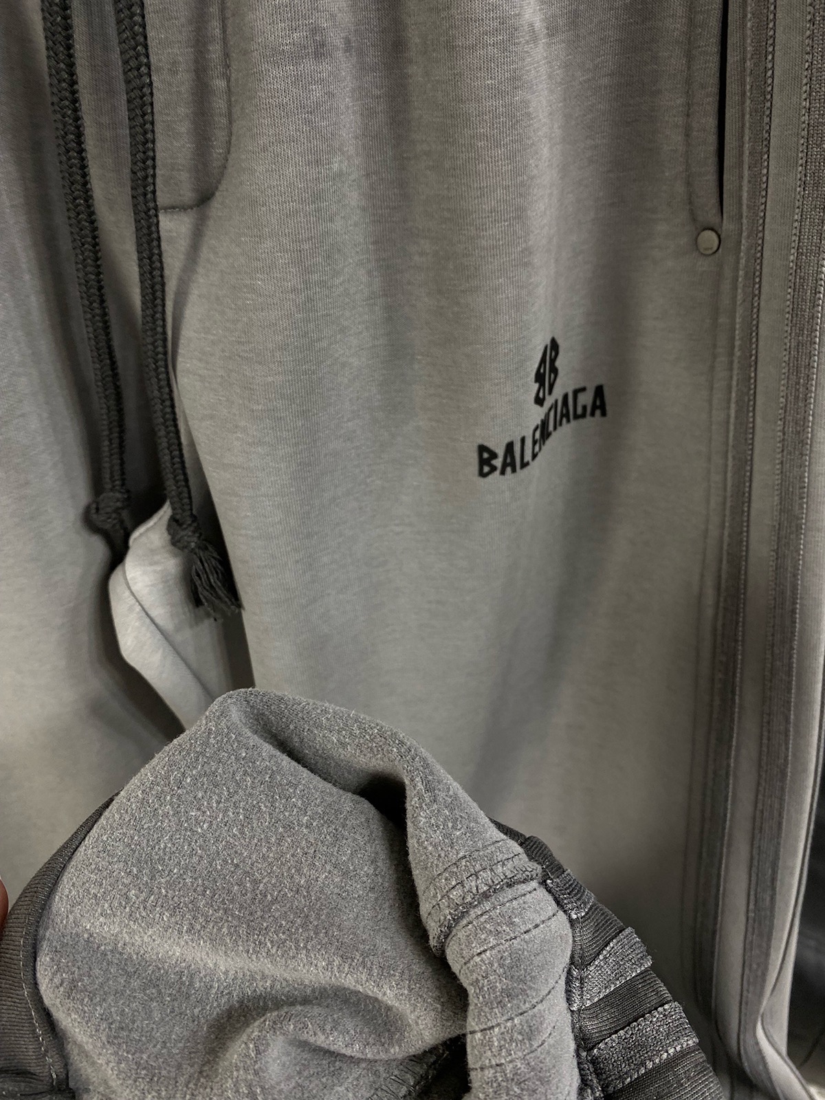 Balenciaga 高仿男士漸層灰寬褲 舒適棉料立體剪裁褲型| 9 Balenciaga 高仿男士漸層灰寬褲 舒適棉料立體剪裁褲型