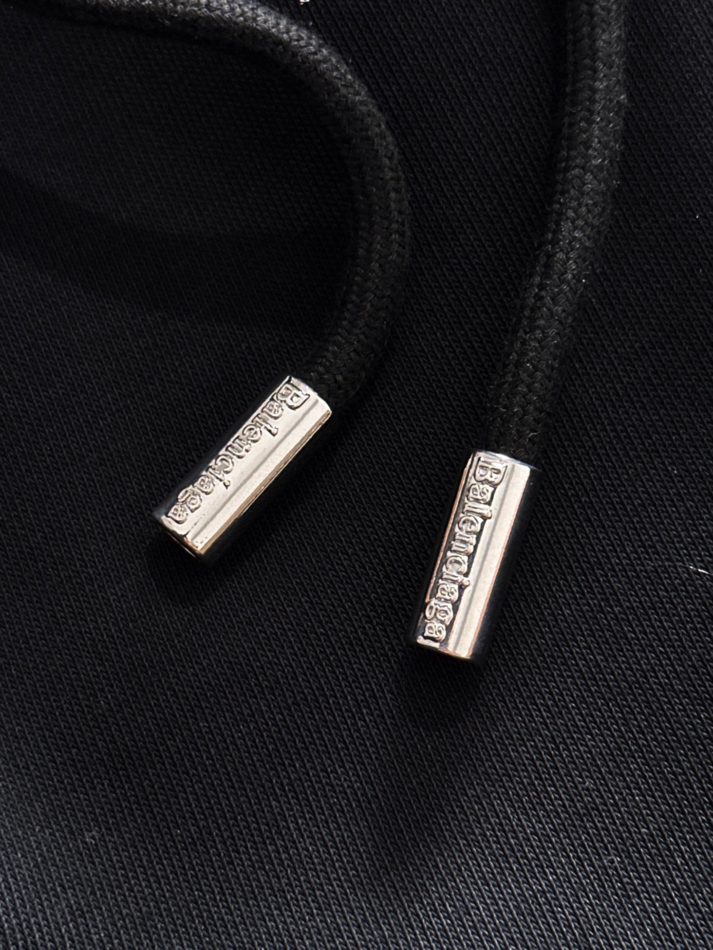 Balenciaga 高仿男士黑色白邊運動長褲 百搭寬版滑面褲型| 9 Balenciaga 高仿男士黑色白邊運動長褲 百搭寬版滑面褲型