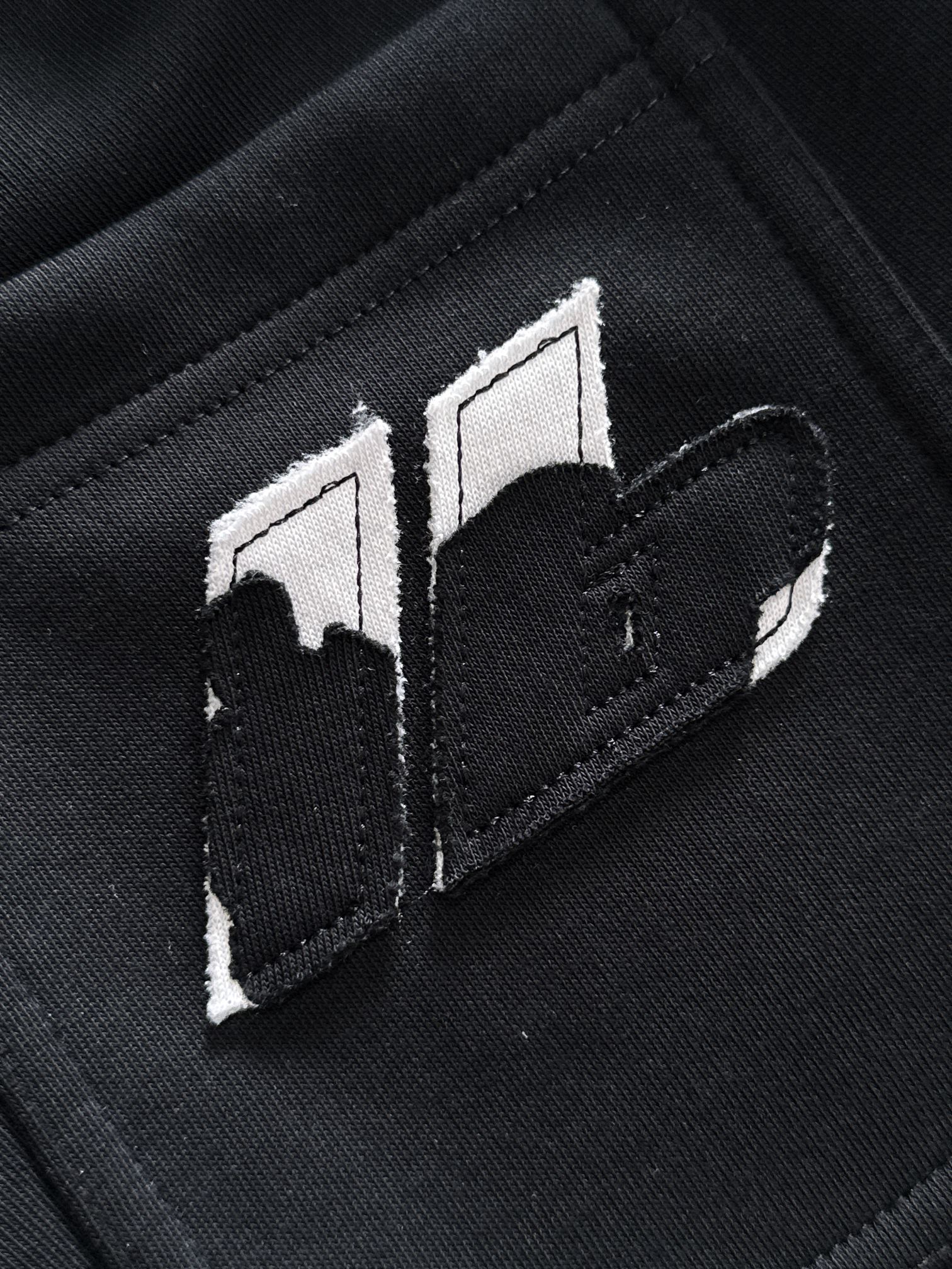 Balenciaga 原單男士黑色極簡休閒長褲 無Logo設計極致低調| 9 Balenciaga 原單男士黑色極簡休閒長褲 無Logo設計極致低調
