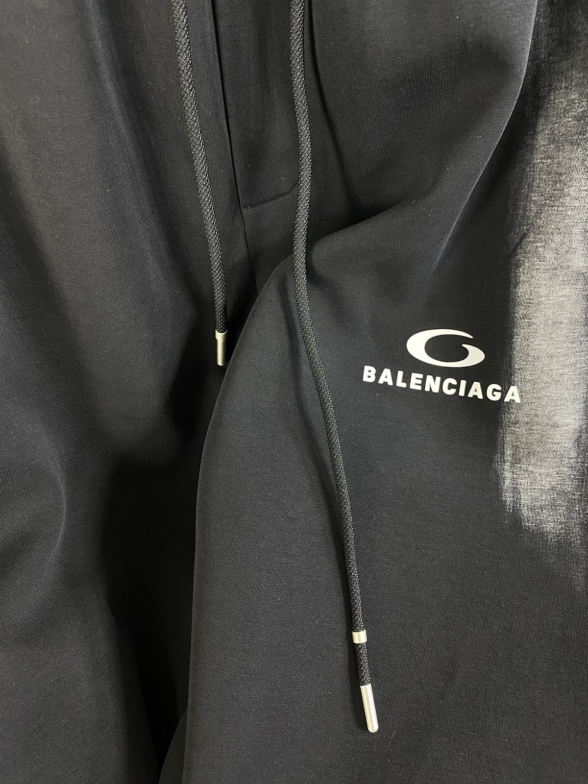 高仿Balenciaga經典雙線休閒長褲 百搭工裝風設計| 9 高仿Balenciaga經典雙線休閒長褲 百搭工裝風設計
