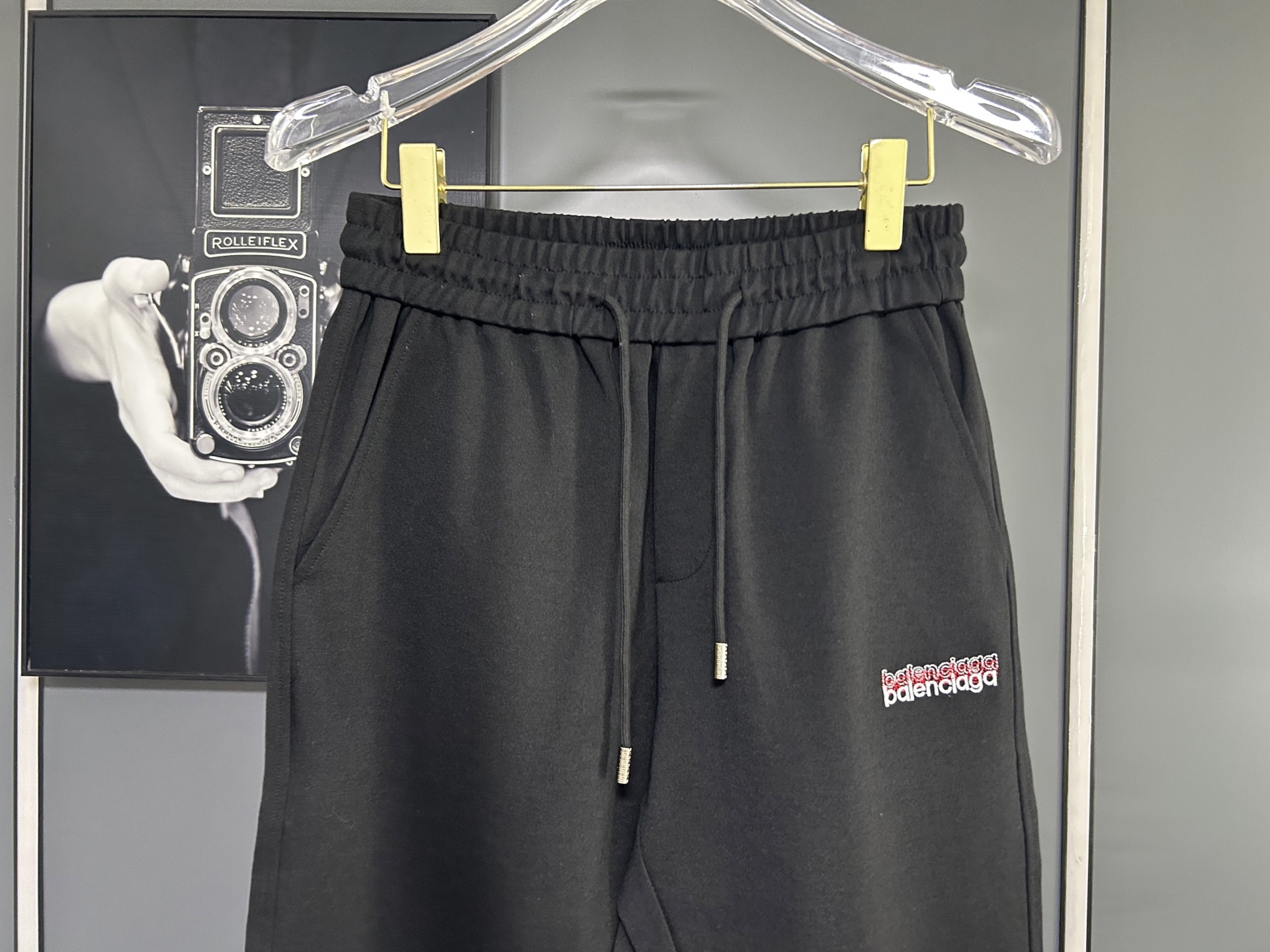 一比一Balenciaga繡字縮口長褲 街頭感黑色簡約款| 13 一比一Balenciaga繡字縮口長褲 街頭感黑色簡約款