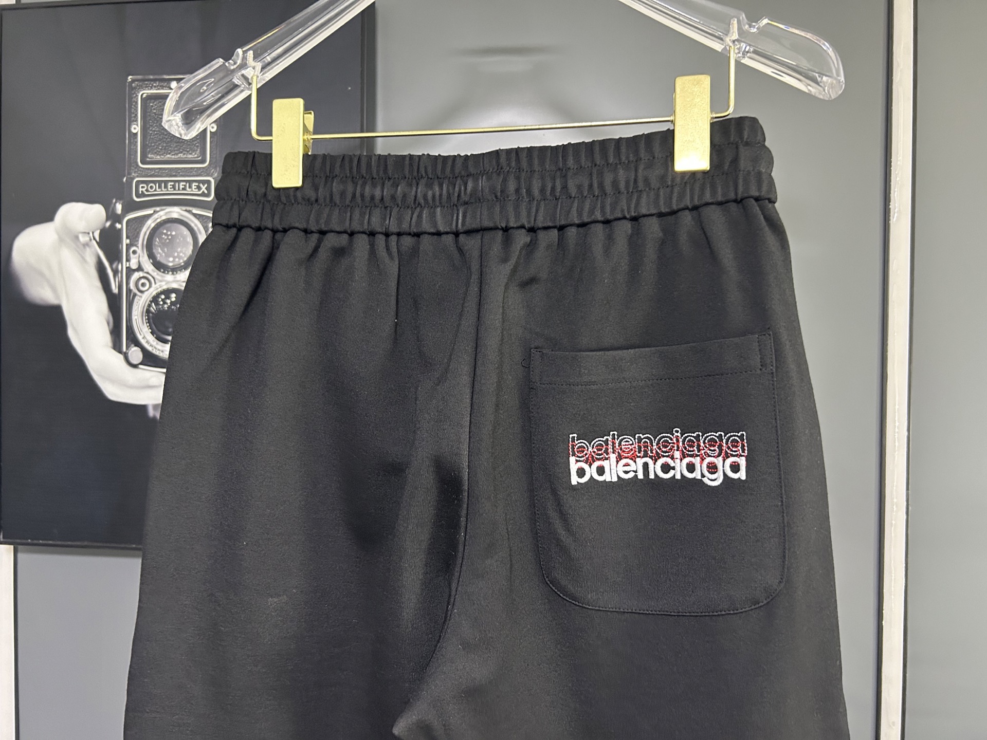 一比一Balenciaga繡字縮口長褲 街頭感黑色簡約款| 7 一比一Balenciaga繡字縮口長褲 街頭感黑色簡約款