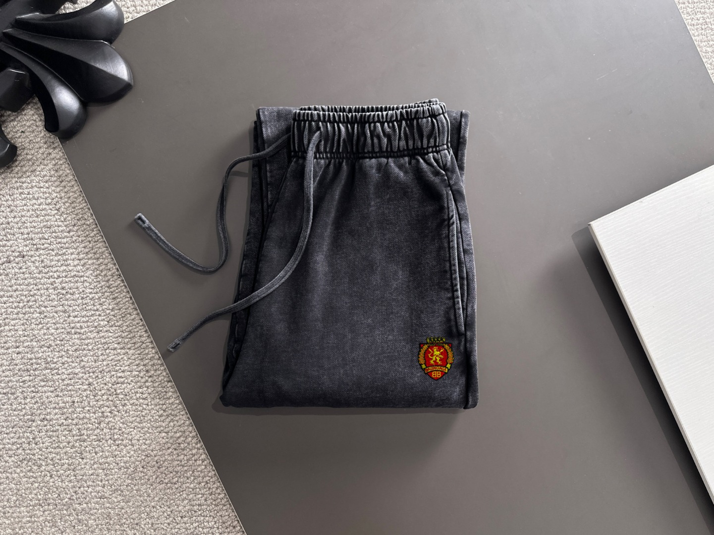 Balenciaga 高仿男士運動長褲 刷色設計百搭休閒款| 13 Balenciaga 高仿男士運動長褲 刷色設計百搭休閒款