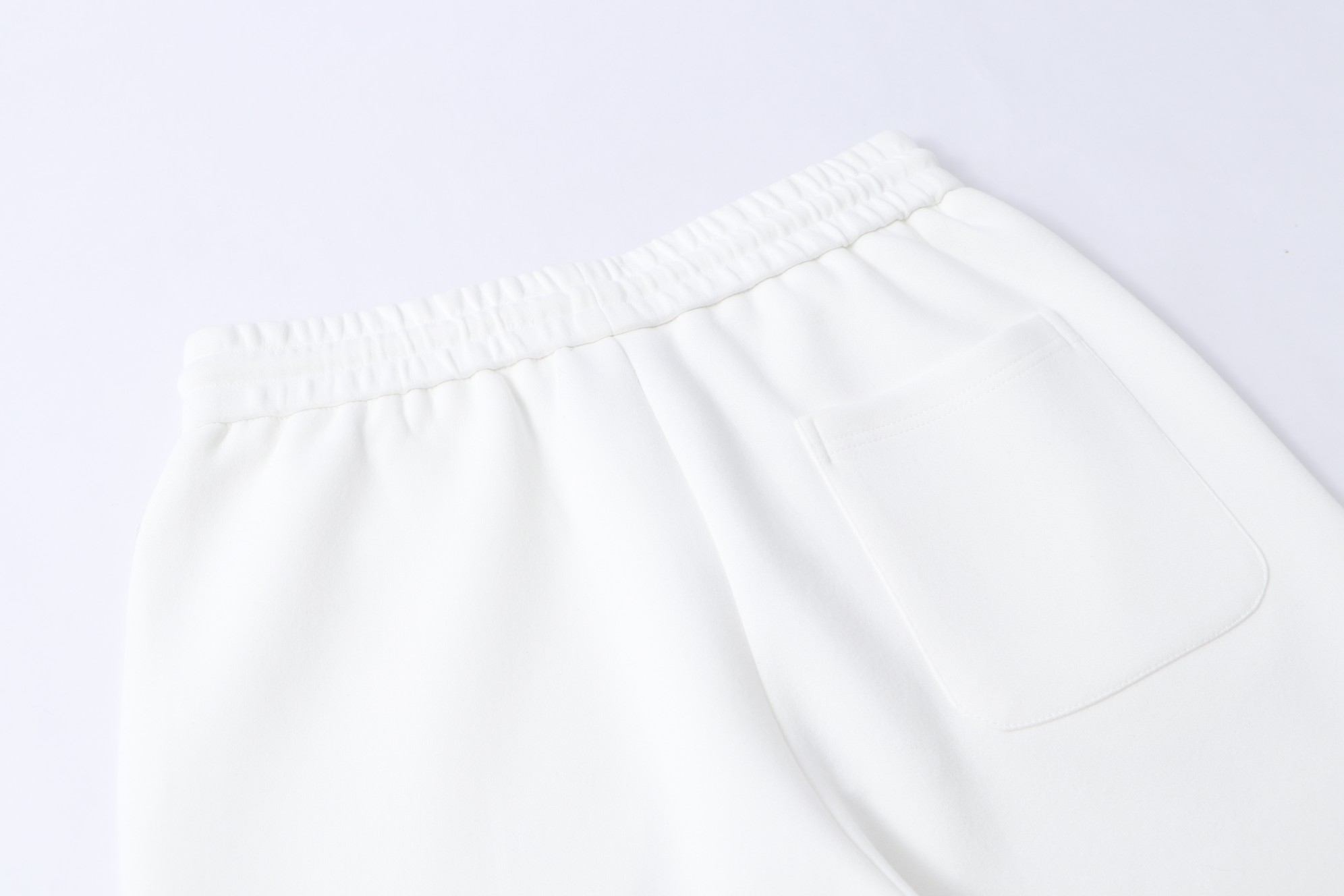 Balenciaga 原單白色塗鴉運動褲 男女款潮流百搭單品| 11 Balenciaga 原單白色塗鴉運動褲 男女款潮流百搭單品