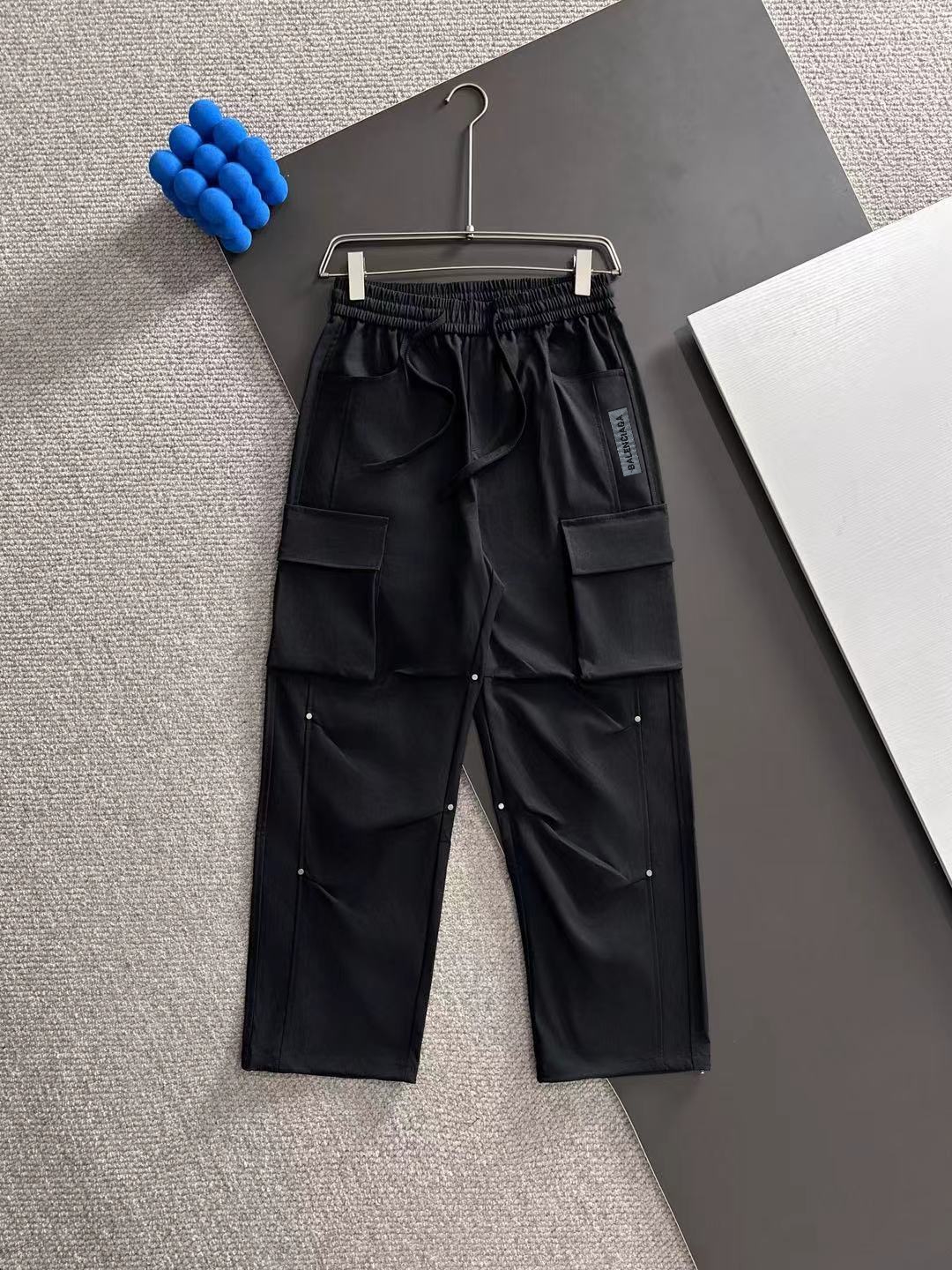 Balenciaga 高仿黑色口袋工裝褲 多袋設計男士必備款