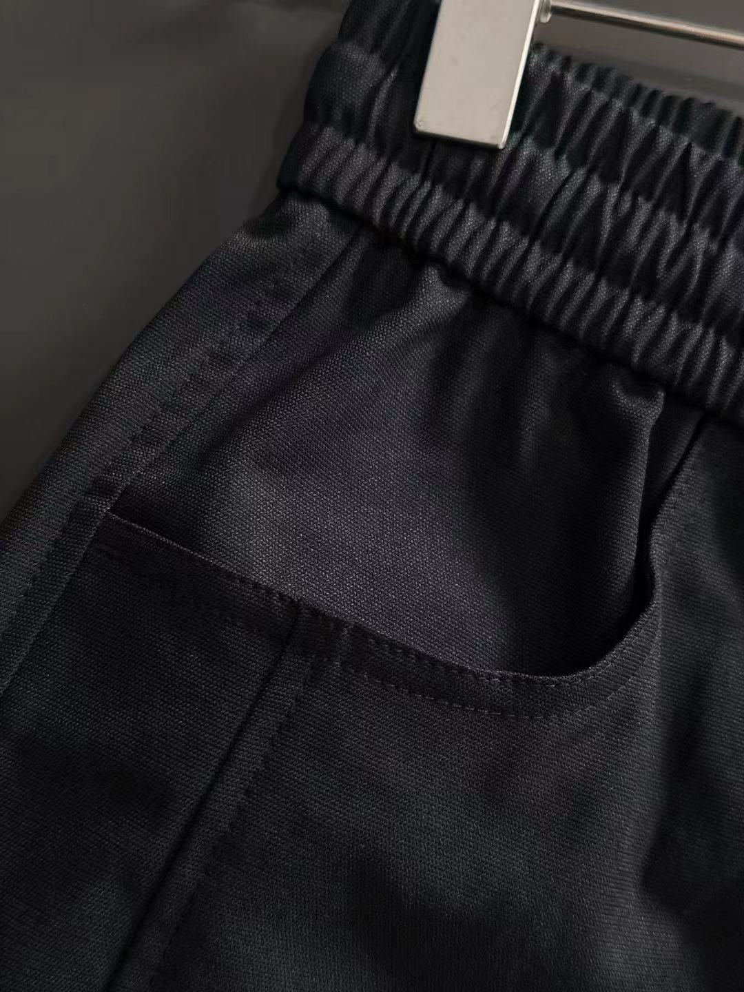 Balenciaga 高仿黑色口袋工裝褲 多袋設計男士必備款| 12 Balenciaga 高仿黑色口袋工裝褲 多袋設計男士必備款
