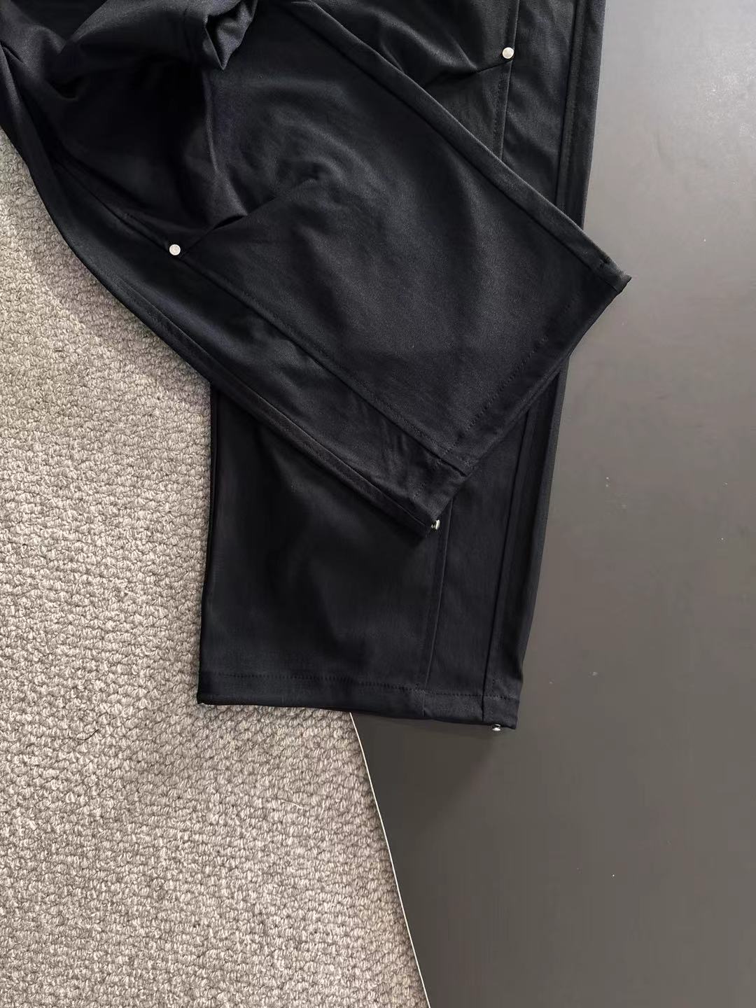 Balenciaga 高仿黑色口袋工裝褲 多袋設計男士必備款| 10 Balenciaga 高仿黑色口袋工裝褲 多袋設計男士必備款