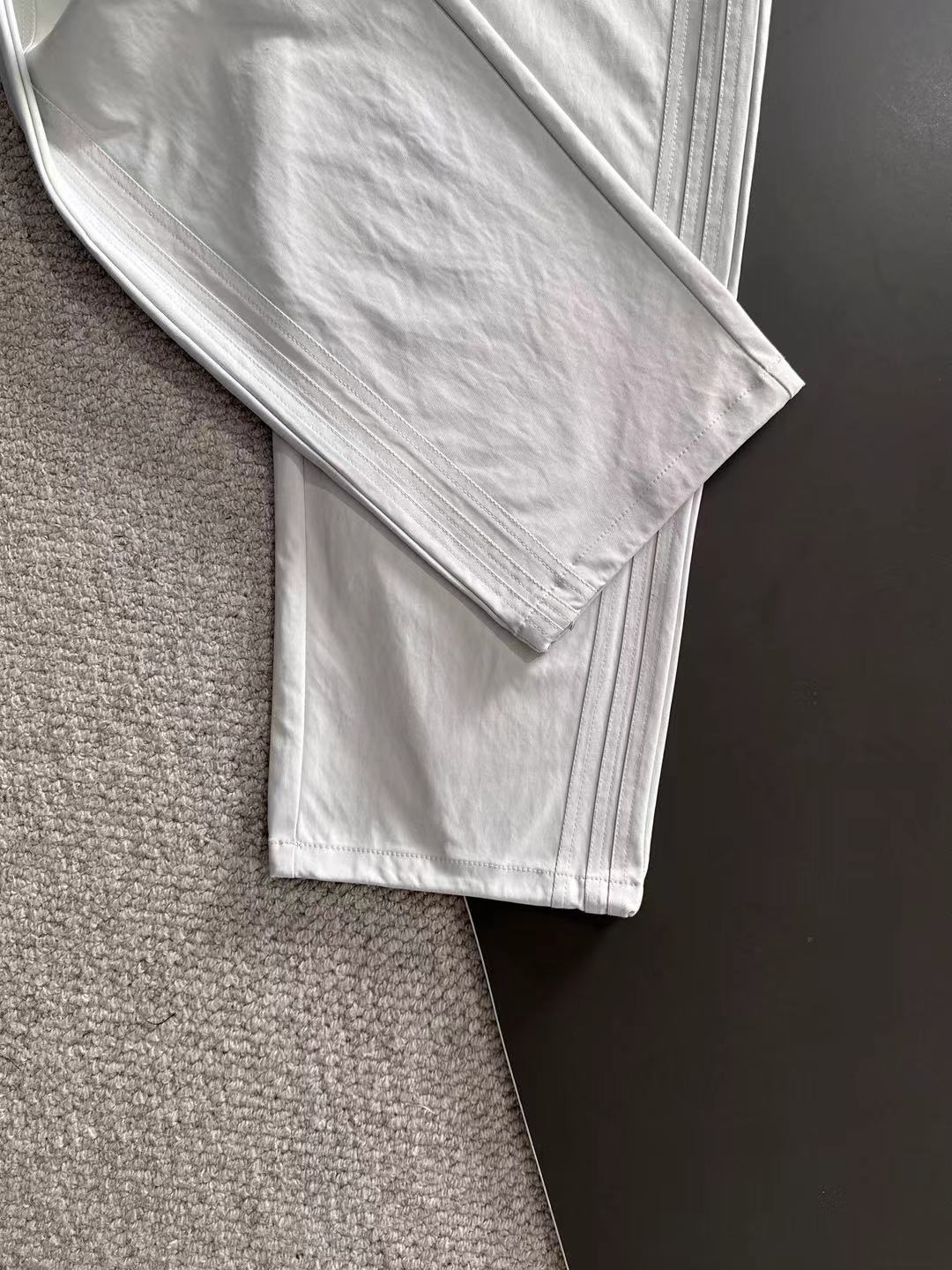 Balenciaga 高仿白色直筒運動褲 素面極簡LOGO設計| 10 Balenciaga 高仿白色直筒運動褲 素面極簡LOGO設計
