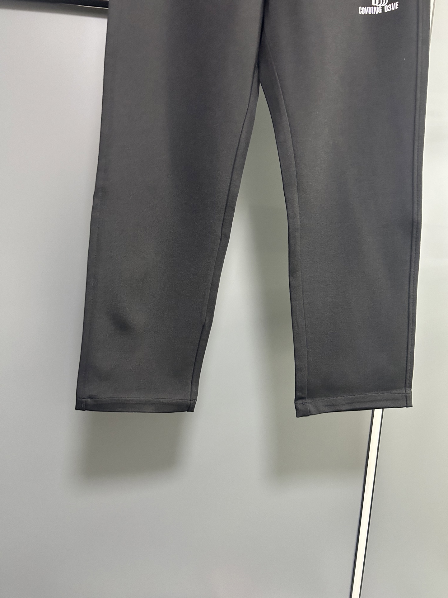 Balenciaga 高仿LOGO印字運動長褲 多層印花潮流款| 11 Balenciaga 高仿LOGO印字運動長褲 多層印花潮流款