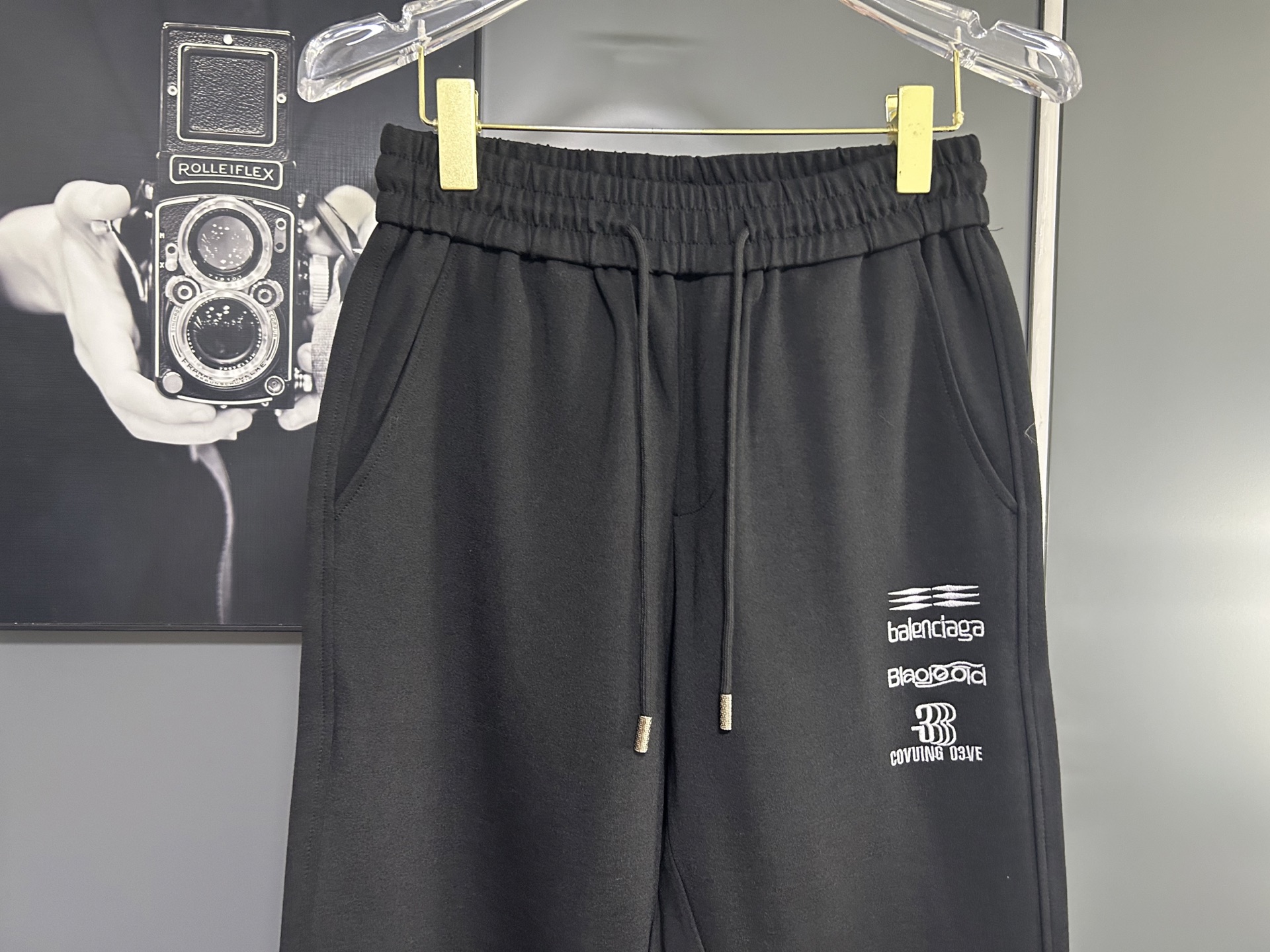 Balenciaga 高仿LOGO印字運動長褲 多層印花潮流款| 10 Balenciaga 高仿LOGO印字運動長褲 多層印花潮流款