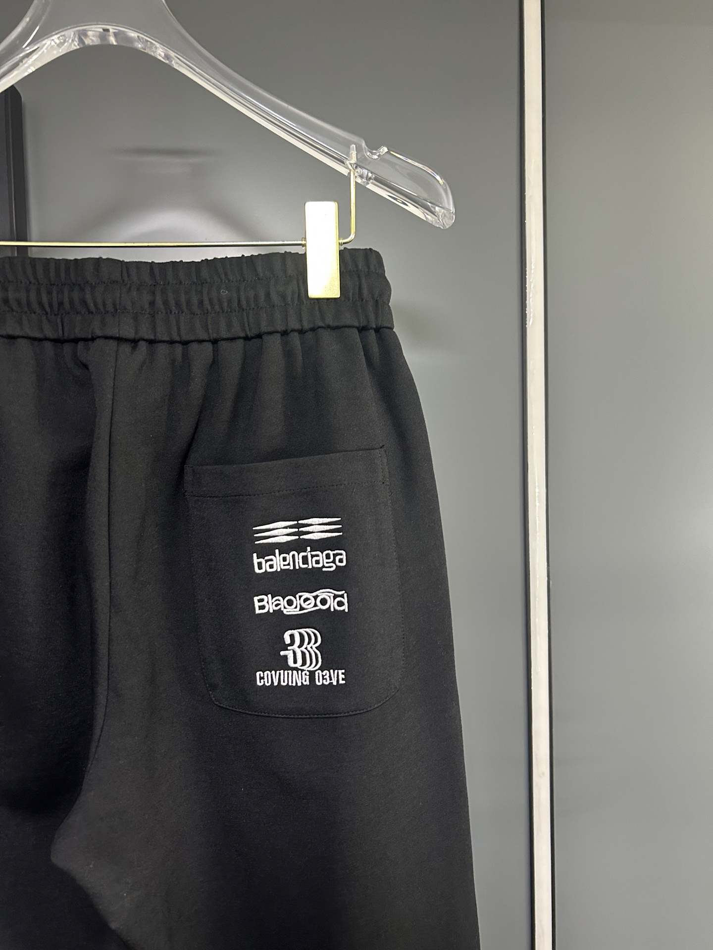 Balenciaga 高仿LOGO印字運動長褲 多層印花潮流款| 9 Balenciaga 高仿LOGO印字運動長褲 多層印花潮流款