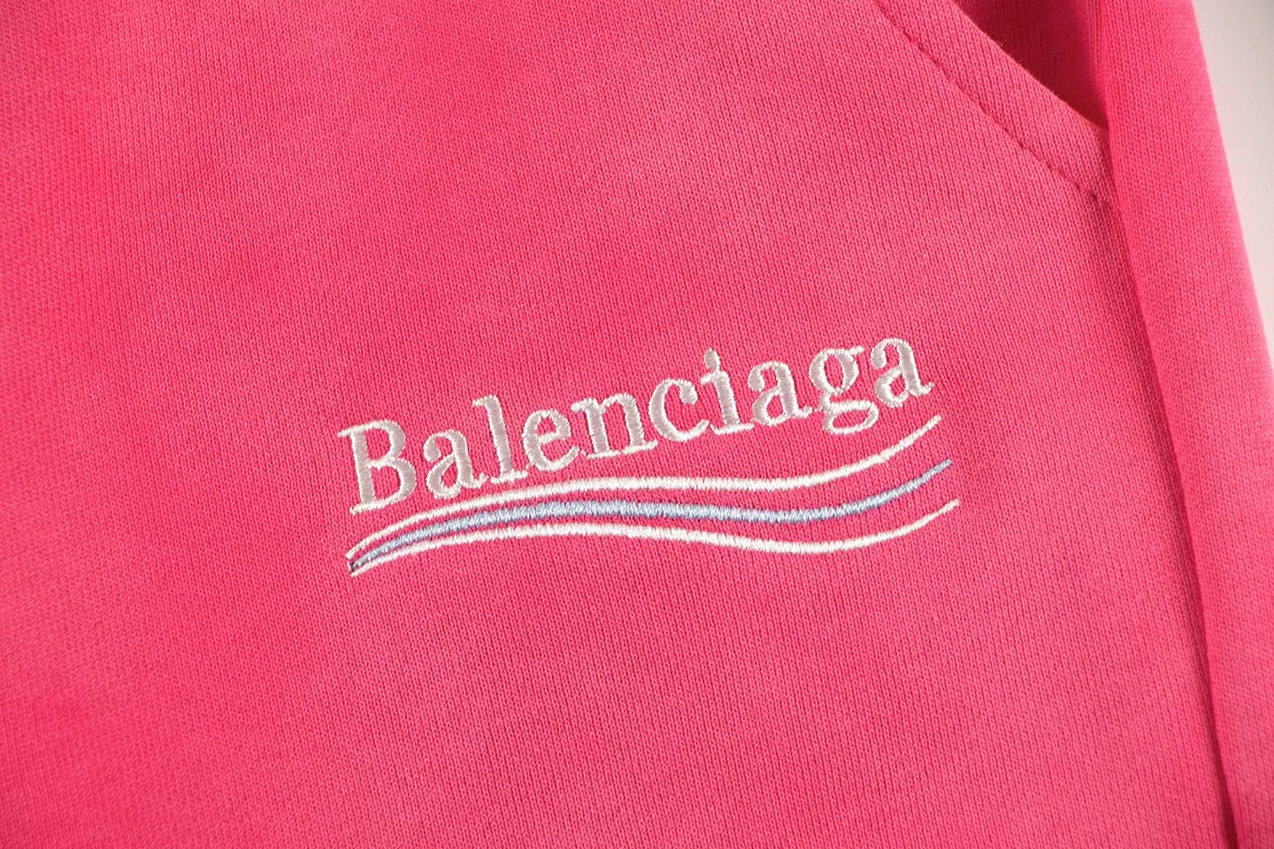 Balenciaga 高仿粉色雲彩染運動褲 寬鬆潮流設計感十足| 13 Balenciaga 高仿粉色雲彩染運動褲 寬鬆潮流設計感十足