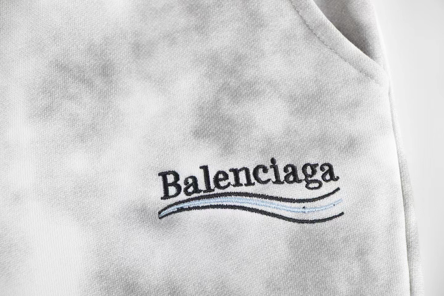 Balenciaga 原單白灰暈染運動褲 柔色調舒適寬鬆剪裁| 13 Balenciaga 原單白灰暈染運動褲 柔色調舒適寬鬆剪裁