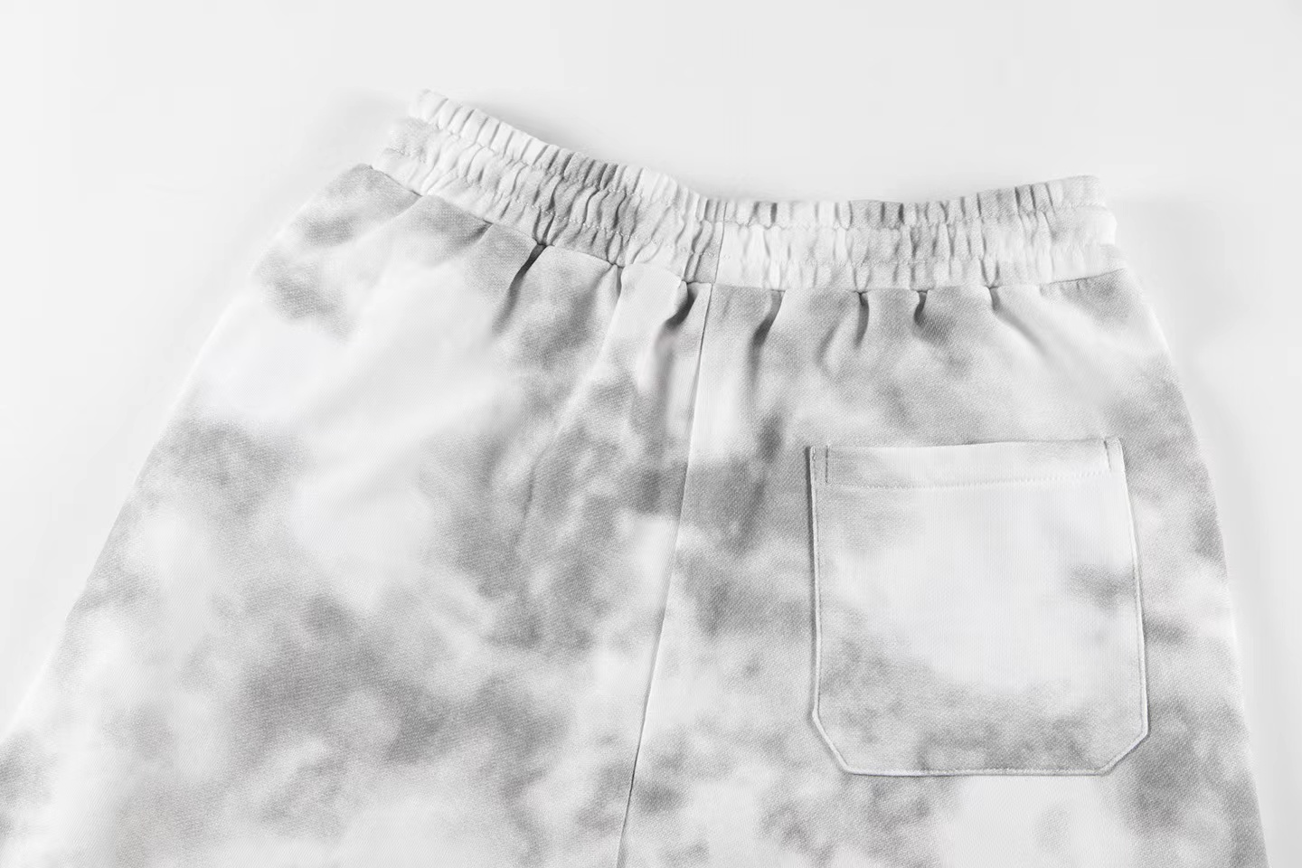 Balenciaga 原單白灰暈染運動褲 柔色調舒適寬鬆剪裁| 10 Balenciaga 原單白灰暈染運動褲 柔色調舒適寬鬆剪裁