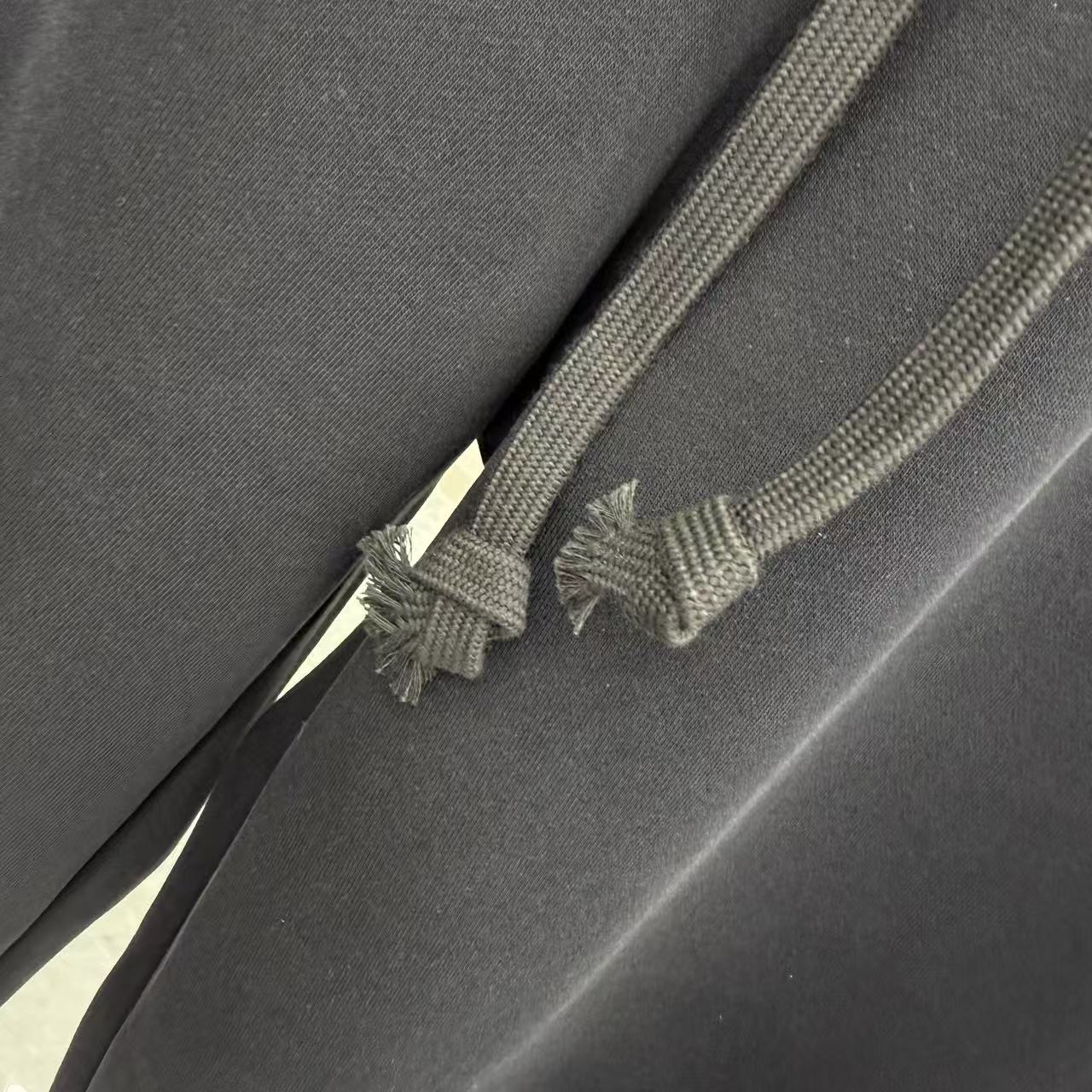 Balenciaga A貨黑色刺繡運動褲 時尚簡約直筒褲款| 10 Balenciaga A貨黑色刺繡運動褲 時尚簡約直筒褲款