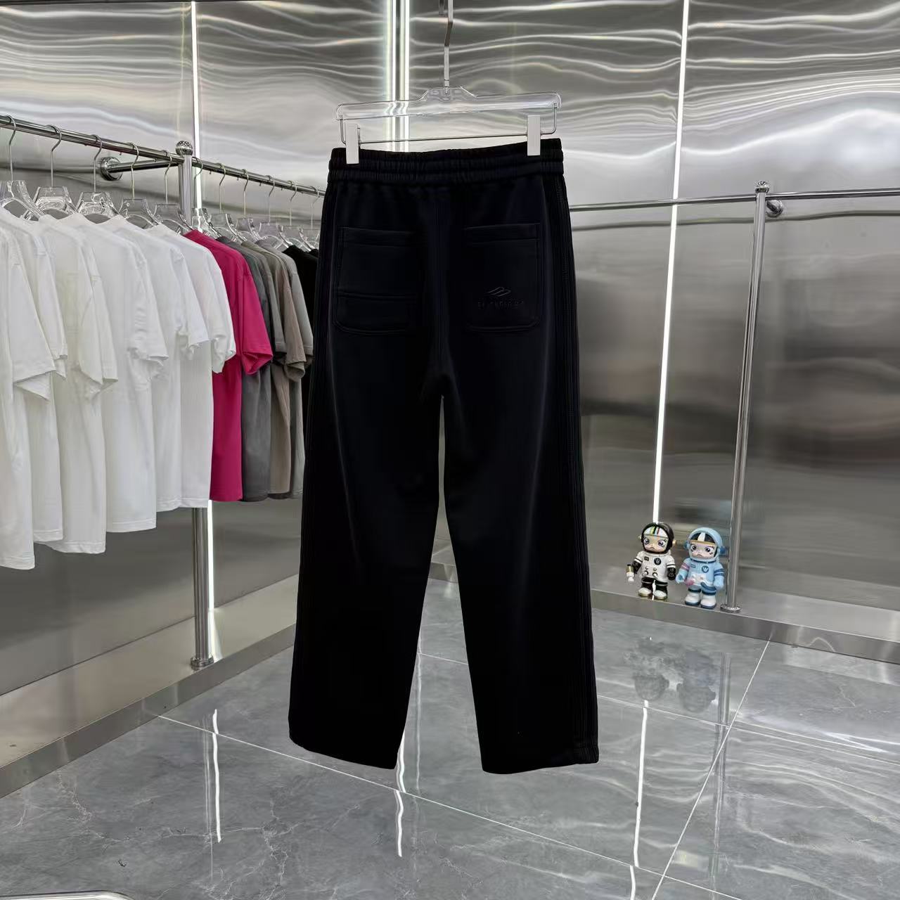 Balenciaga A貨黑色刺繡運動褲 時尚簡約直筒褲款| 8 Balenciaga A貨黑色刺繡運動褲 時尚簡約直筒褲款