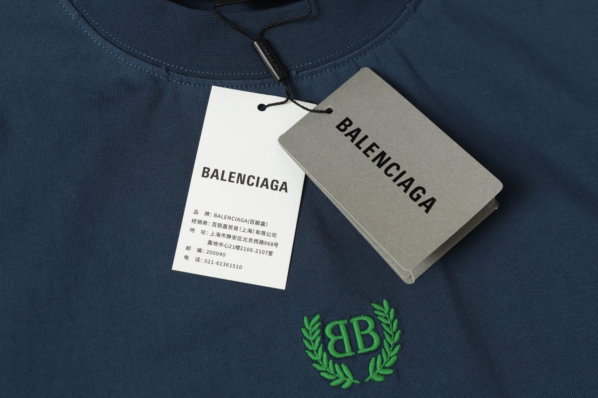 Balenciaga 高仿男款徽章刺繡短袖T恤 百搭簡約潮感推薦款| 12 Balenciaga 高仿男款徽章刺繡短袖T恤 百搭簡約潮感推薦款