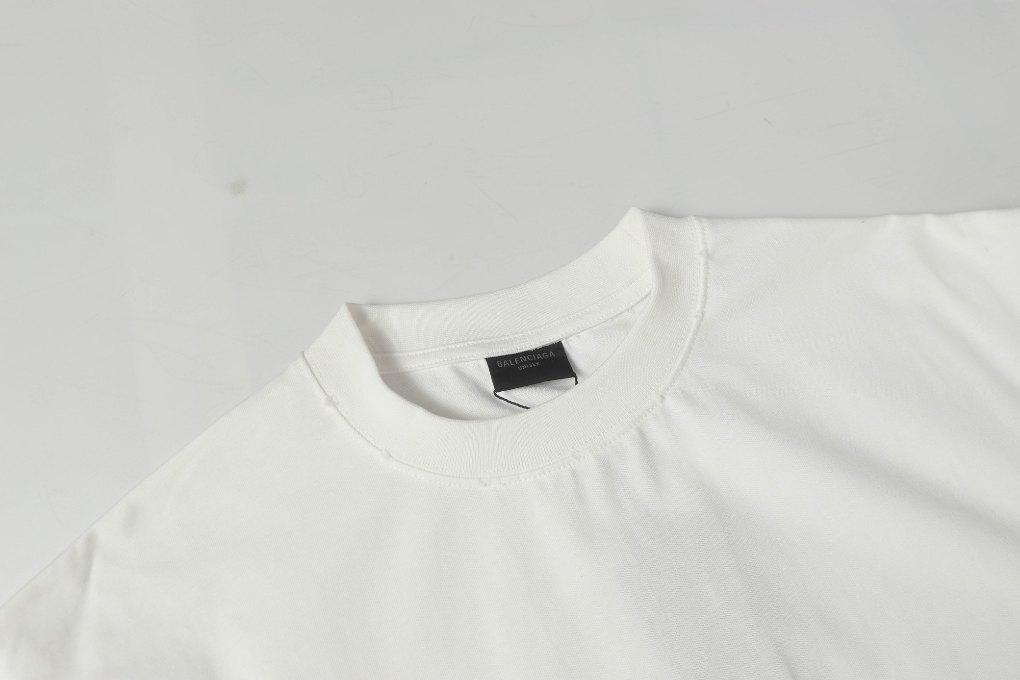Balenciaga 高仿男款白色刺繡T恤 簡約風格夏日百搭款| 13 Balenciaga 高仿男款白色刺繡T恤 簡約風格夏日百搭款