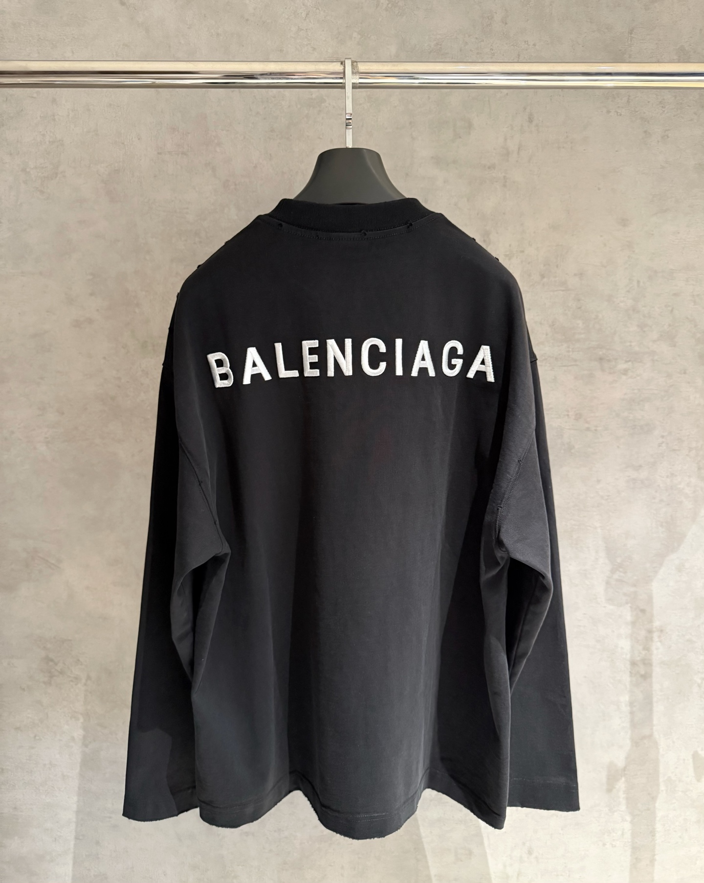 Balenciaga 高仿男士黑色長袖T恤 LOGO簡約設計秋冬必備| 13 Balenciaga 高仿男士黑色長袖T恤 LOGO簡約設計秋冬必備