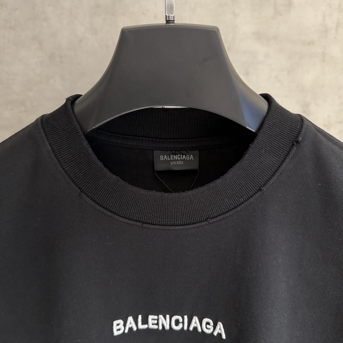 Balenciaga 高仿男士黑色長袖T恤 LOGO簡約設計秋冬必備| 11 Balenciaga 高仿男士黑色長袖T恤 LOGO簡約設計秋冬必備