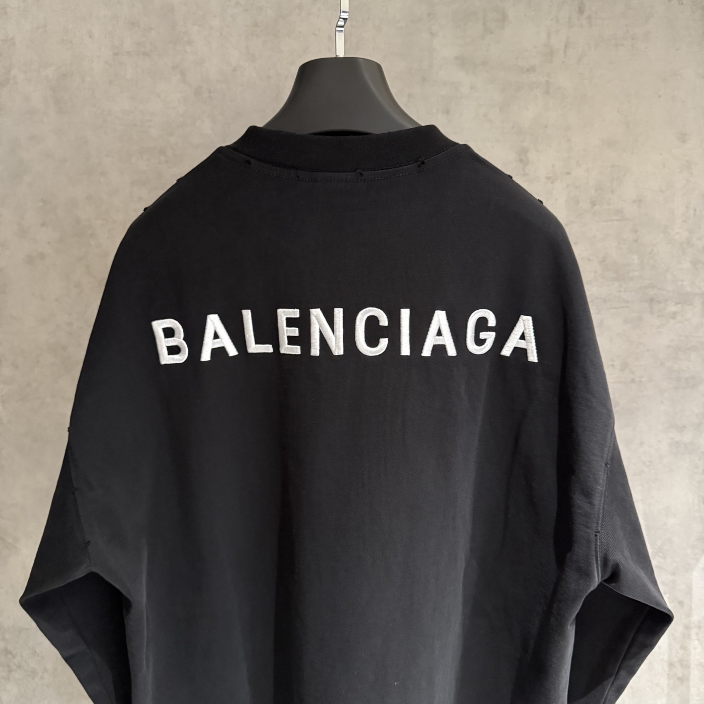 Balenciaga 高仿男士黑色長袖T恤 LOGO簡約設計秋冬必備| 9 Balenciaga 高仿男士黑色長袖T恤 LOGO簡約設計秋冬必備
