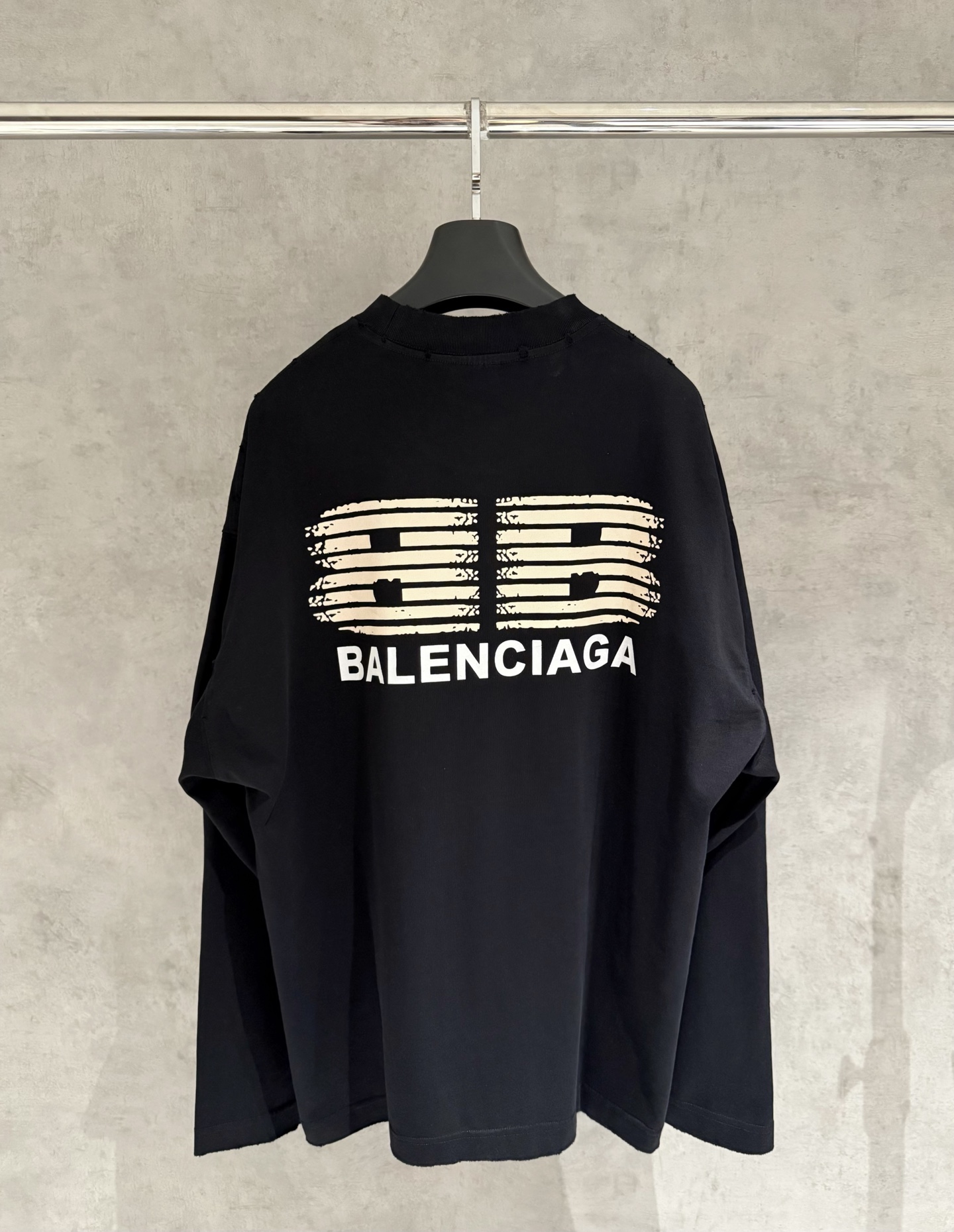 Balenciaga 高仿男士破損LOGO長袖T恤 微刷破設計秋冬風格款| 14 Balenciaga 高仿男士破損LOGO長袖T恤 微刷破設計秋冬風格款