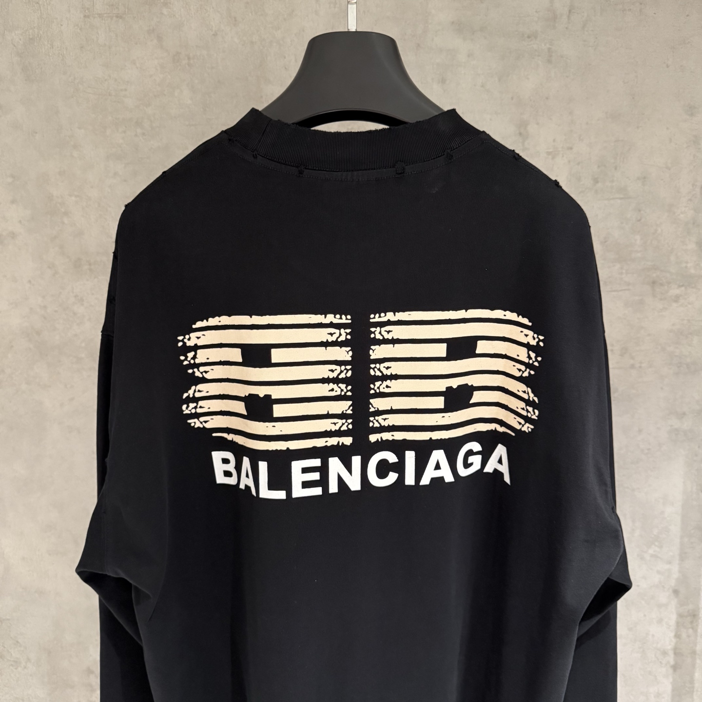Balenciaga 高仿男士破損LOGO長袖T恤 微刷破設計秋冬風格款| 12 Balenciaga 高仿男士破損LOGO長袖T恤 微刷破設計秋冬風格款