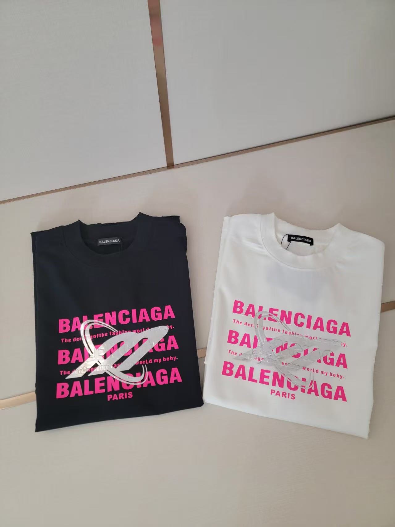 Balenciaga 高仿白色印花T恤 粉紅標語個性圖樣潮流短袖| 7 Balenciaga 高仿白色印花T恤 粉紅標語個性圖樣潮流短袖