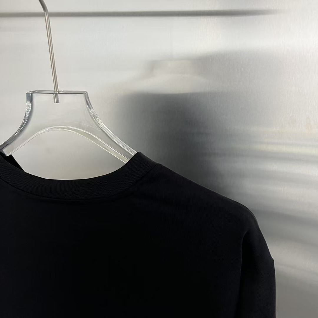 Balenciaga 高仿長袖T恤男款 Carrie印花 黑色簡約設計| 7 Balenciaga 高仿長袖T恤男款 Carrie印花 黑色簡約設計