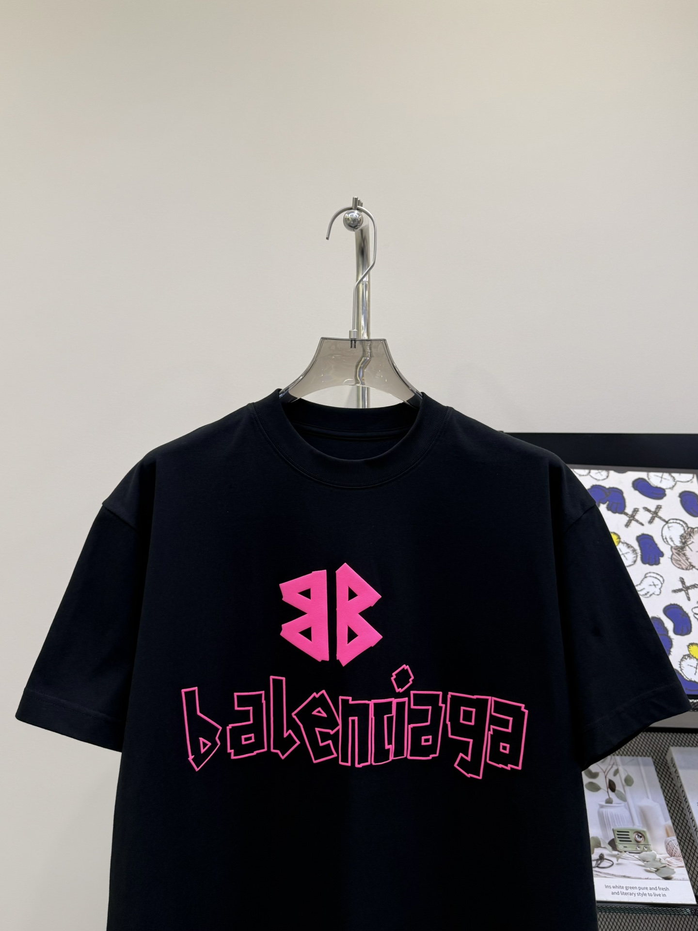 Balenciaga A貨短袖T恤男款 粉字母印花 黑底潮流街頭風| 13 Balenciaga A貨短袖T恤男款 粉字母印花 黑底潮流街頭風