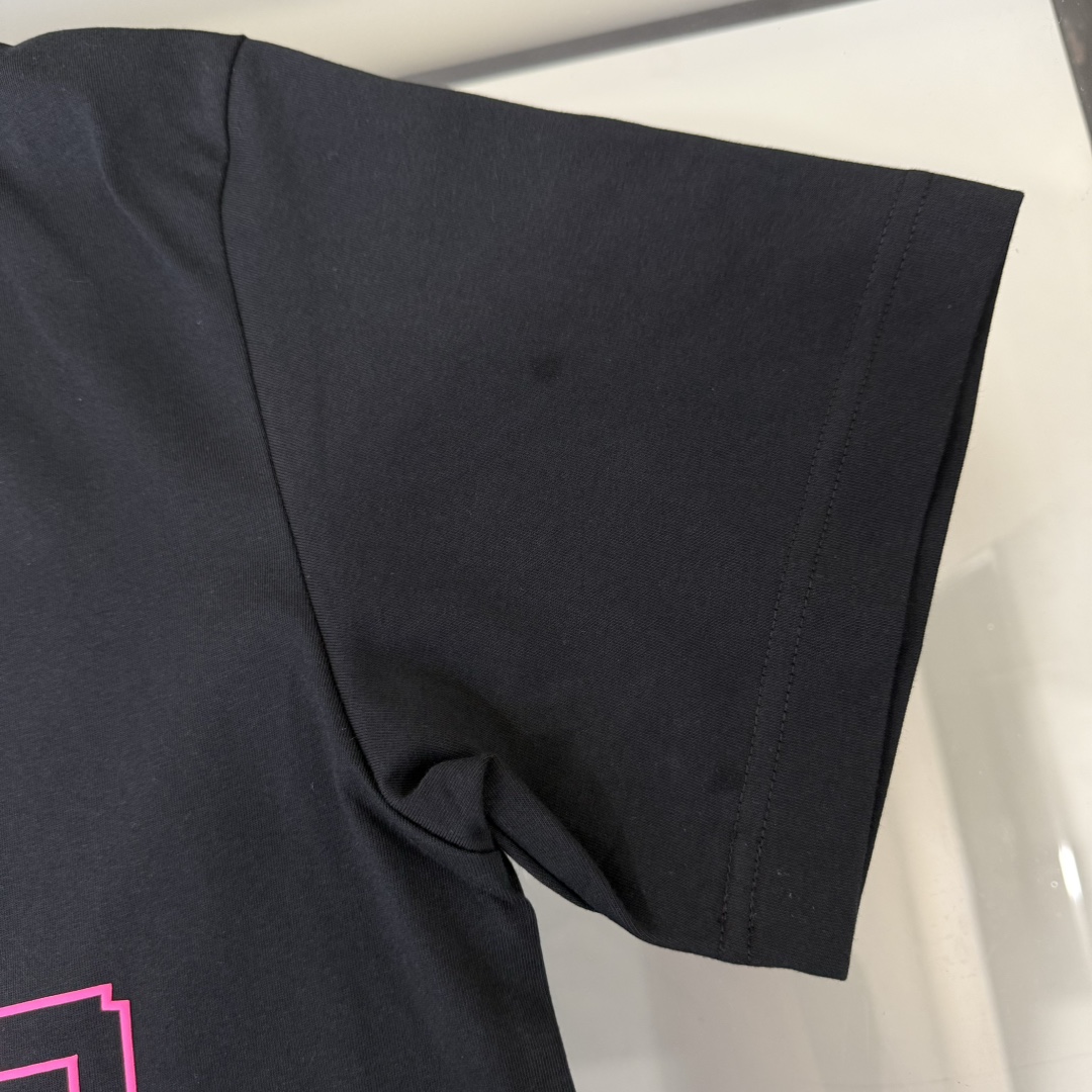 Balenciaga A貨短袖T恤男款 粉字母印花 黑底潮流街頭風| 9 Balenciaga A貨短袖T恤男款 粉字母印花 黑底潮流街頭風